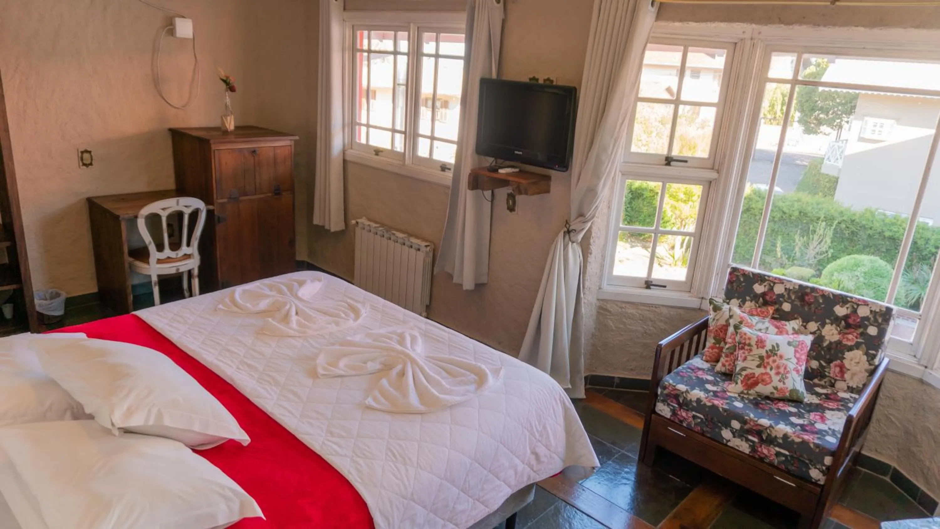 Bed in Aardvark Inn Pousada