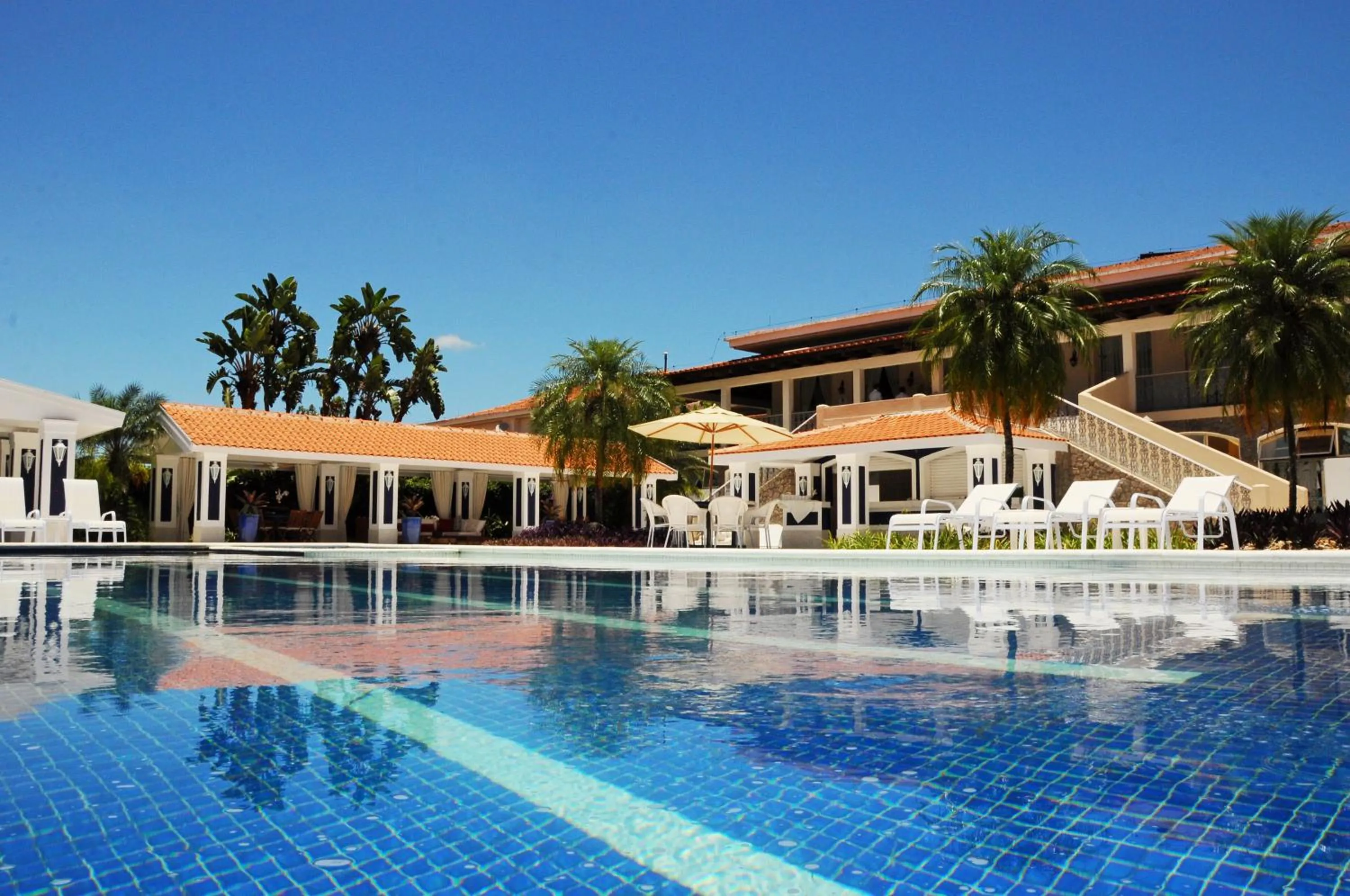 Swimming pool in Sun Valley Marília by Atlantica