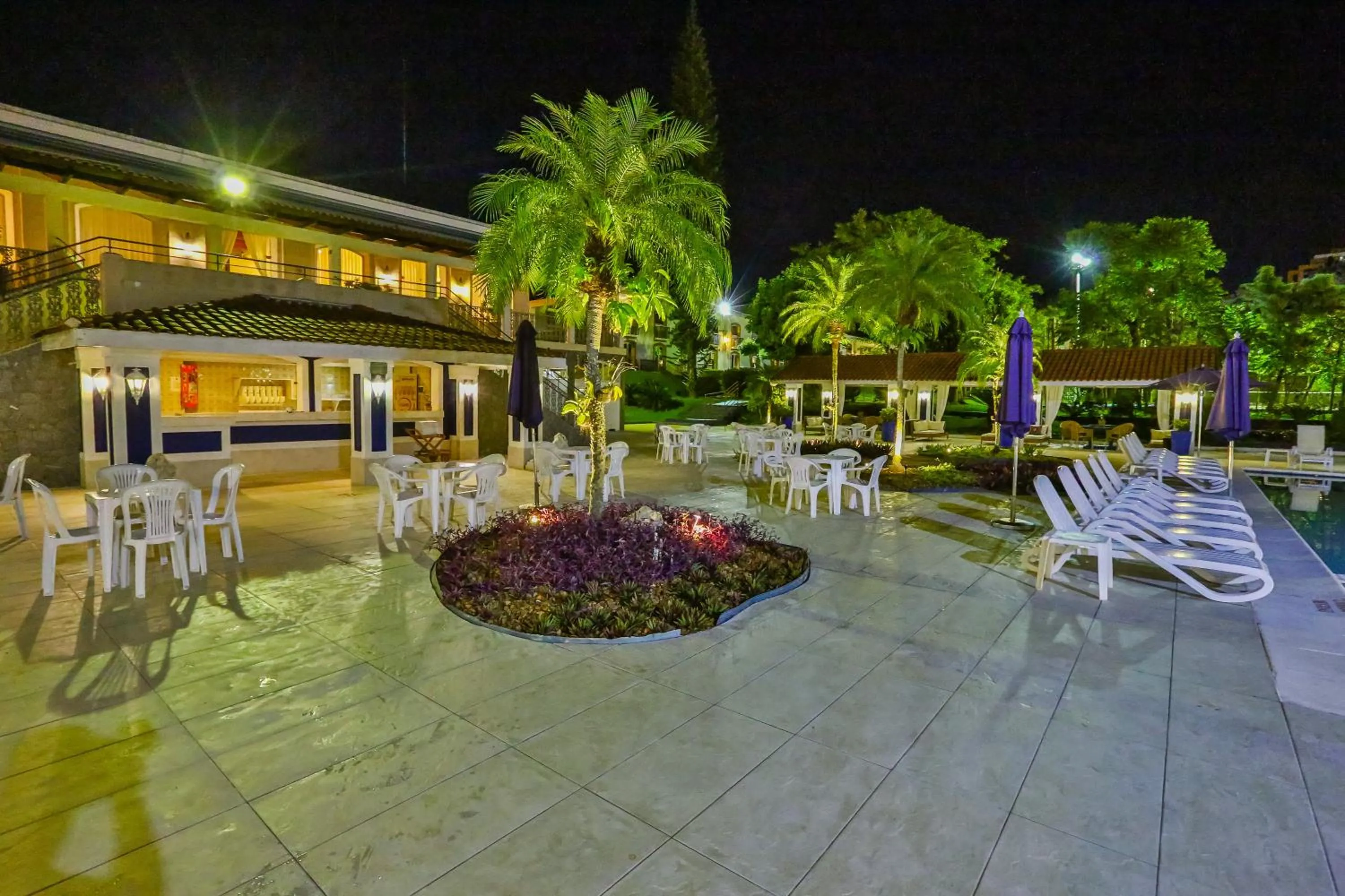 Swimming pool in Sun Valley Marília by Atlantica