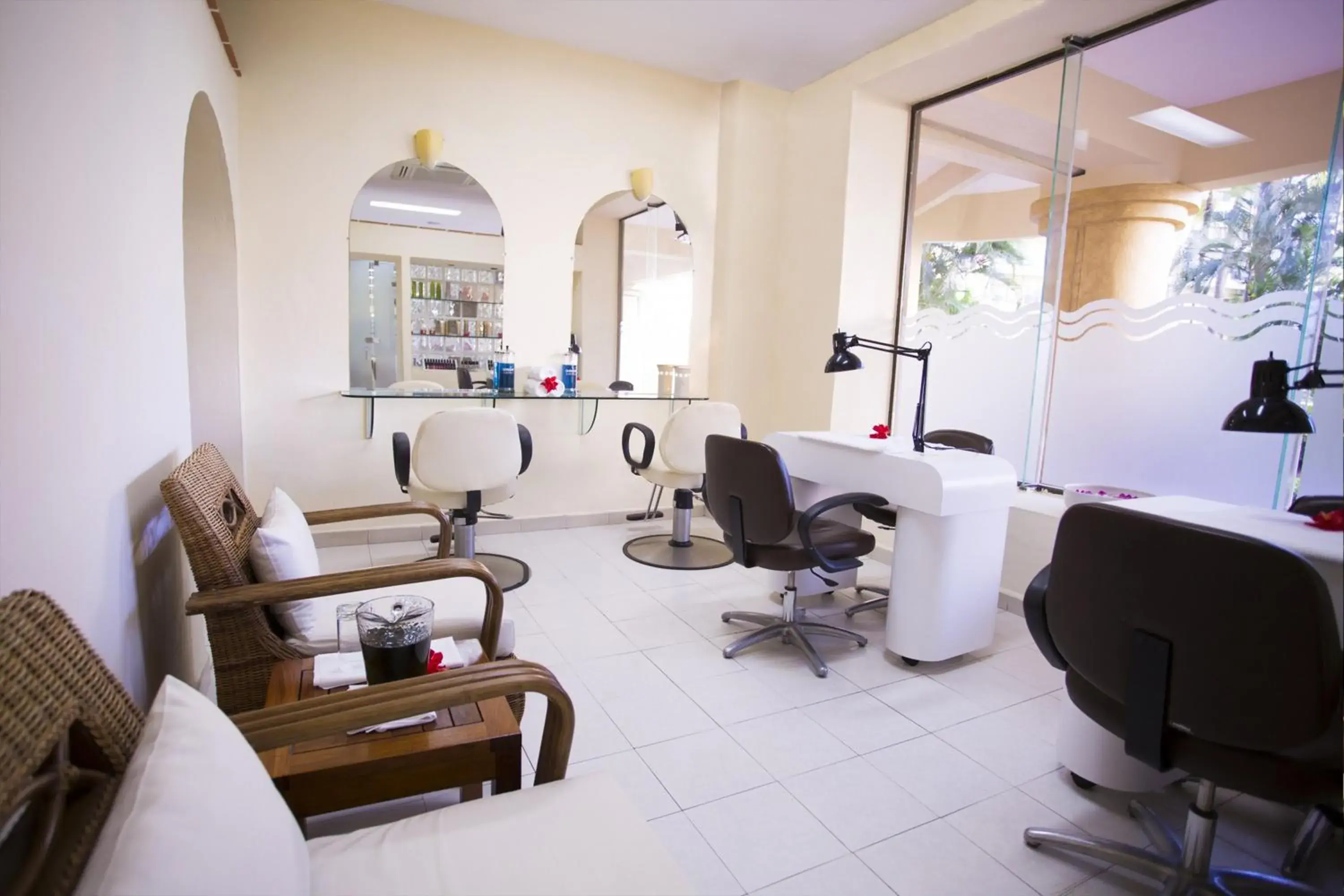 Lounge or bar in Velas Vallarta Suite Resort All-Inclusive Lounge or bar in Velas Vallarta Suite Resort All-Inclusive