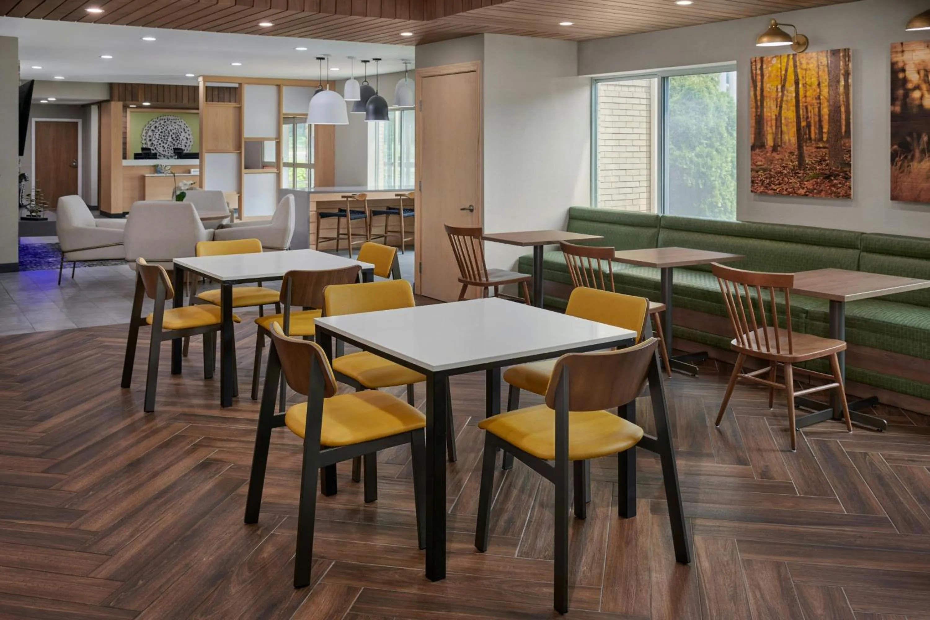 Breakfast in Fairfield Inn & Suites Detroit Farmington Hills