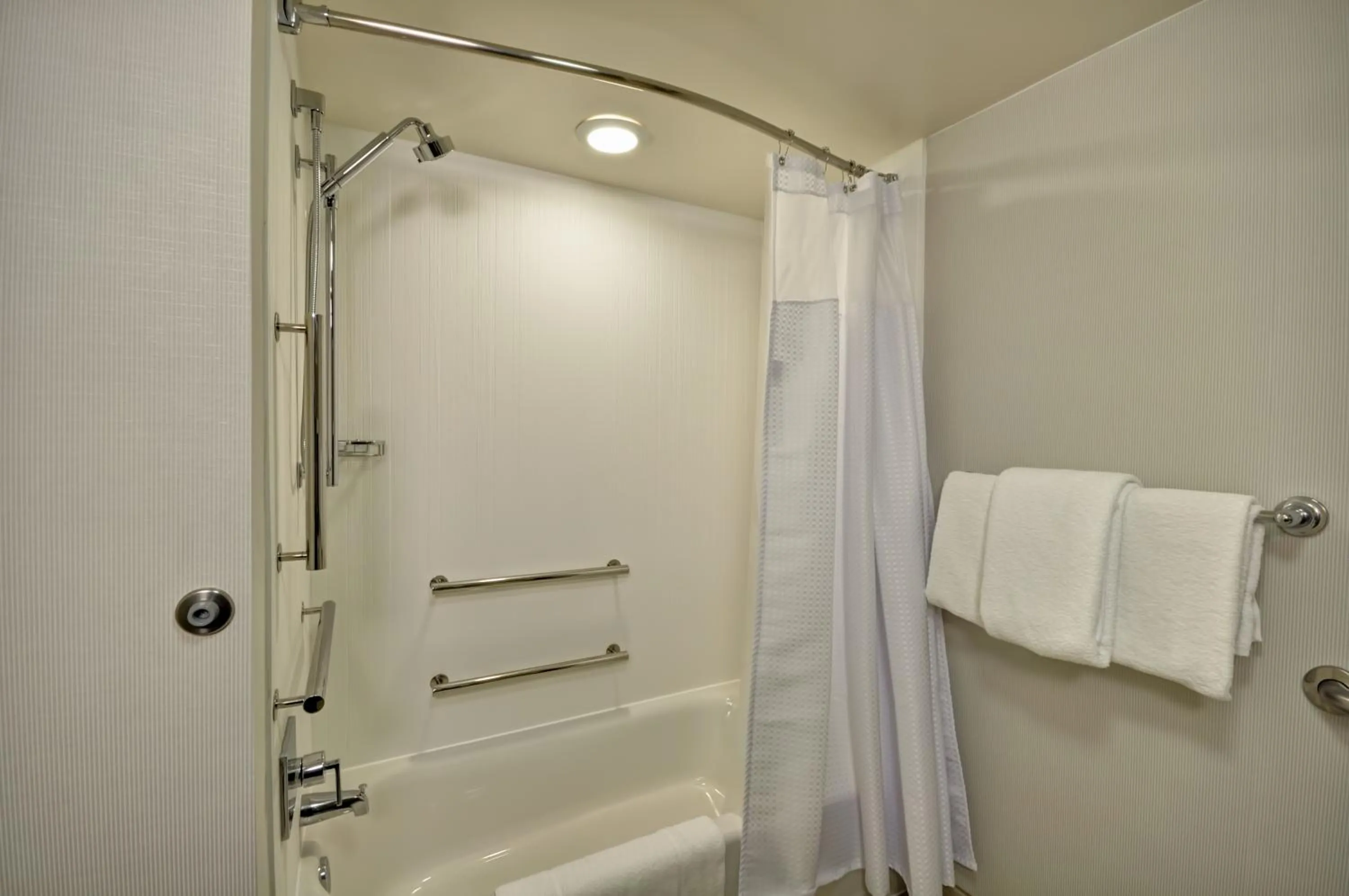 Bathroom in Detroit Marriott Southfield