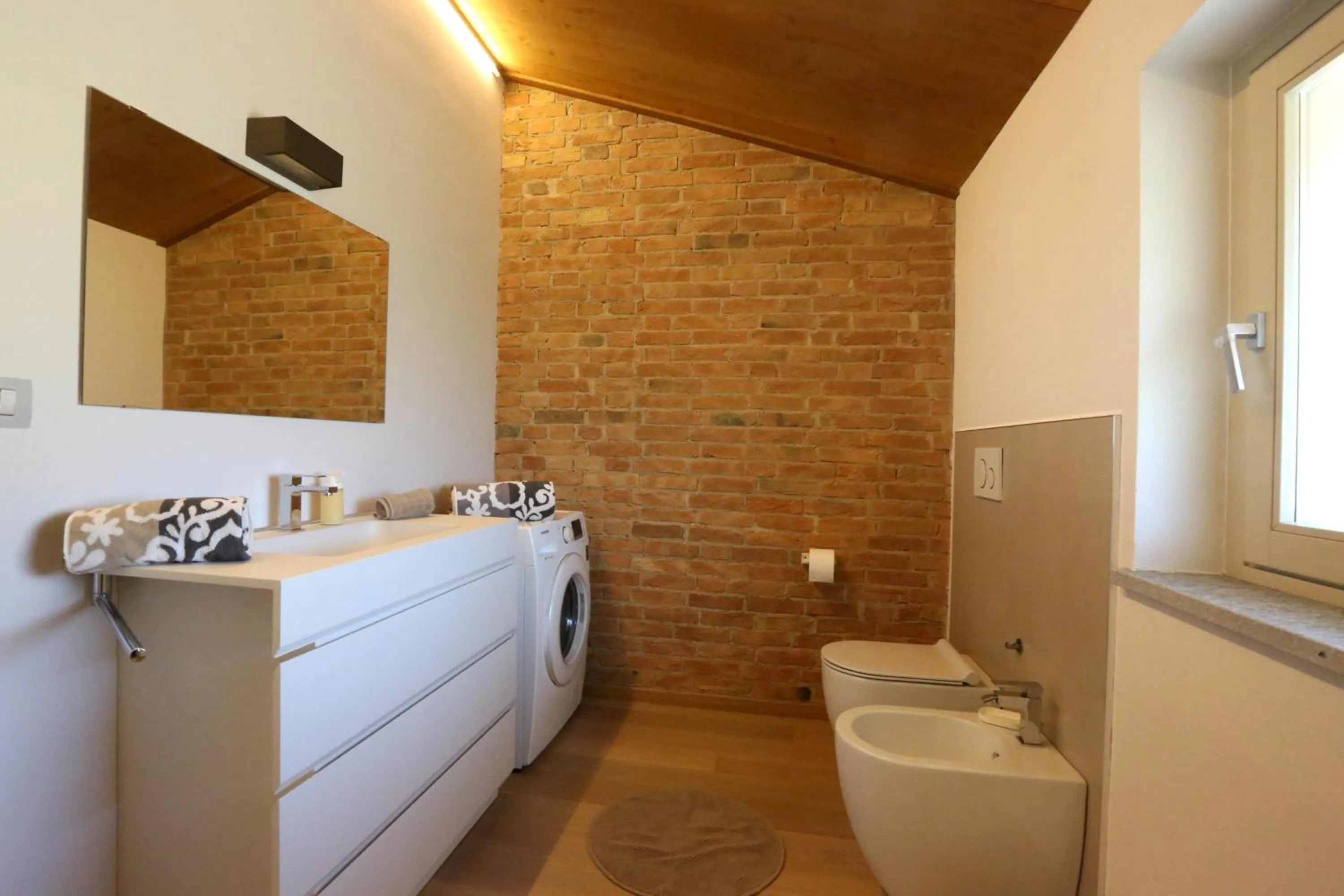 Toilet in LA CASCINA DI CARLOTTA 1846 agriturismo