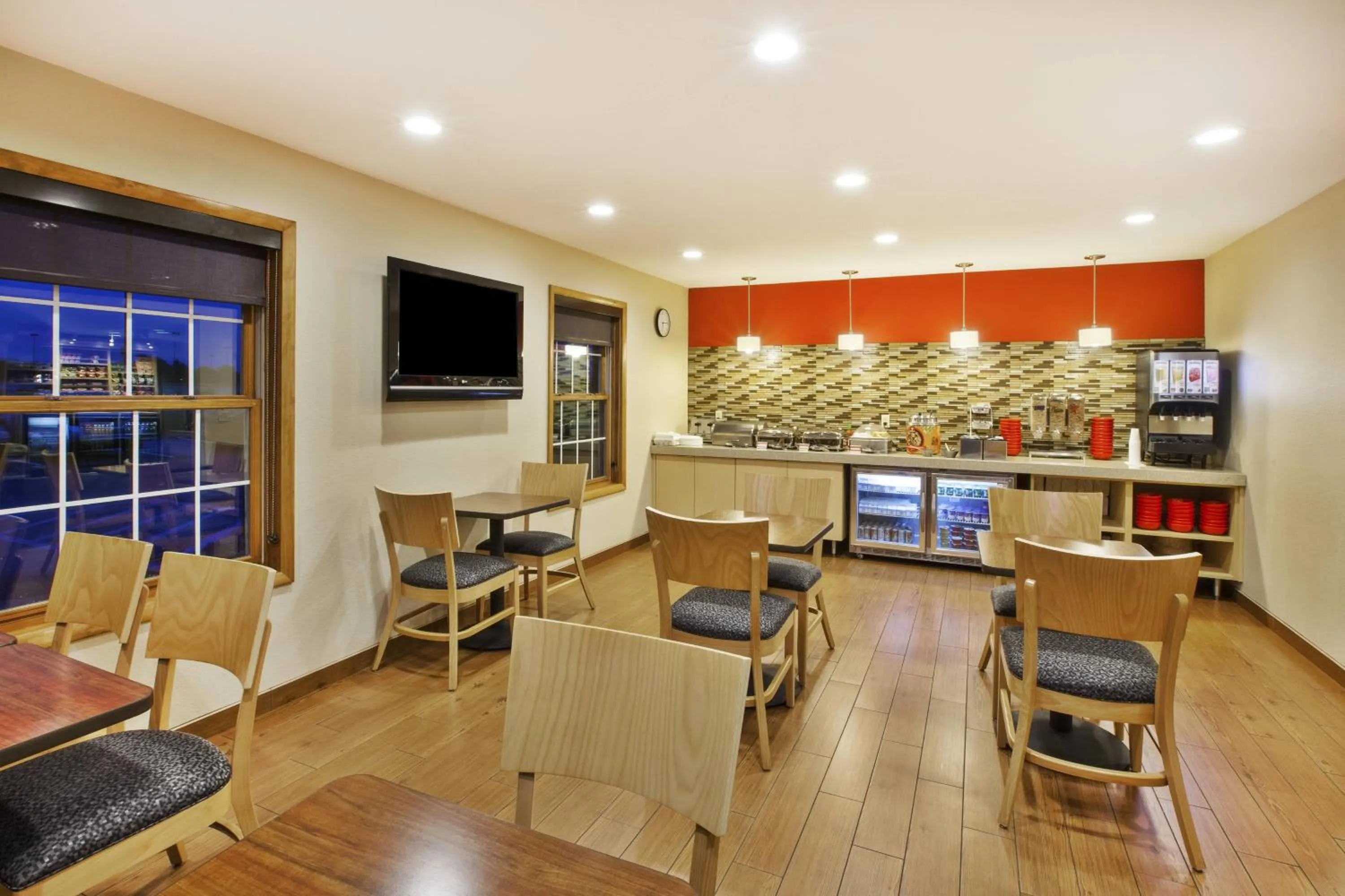 Restaurant/places to eat in TownePlace Suites Detroit Sterling Heights