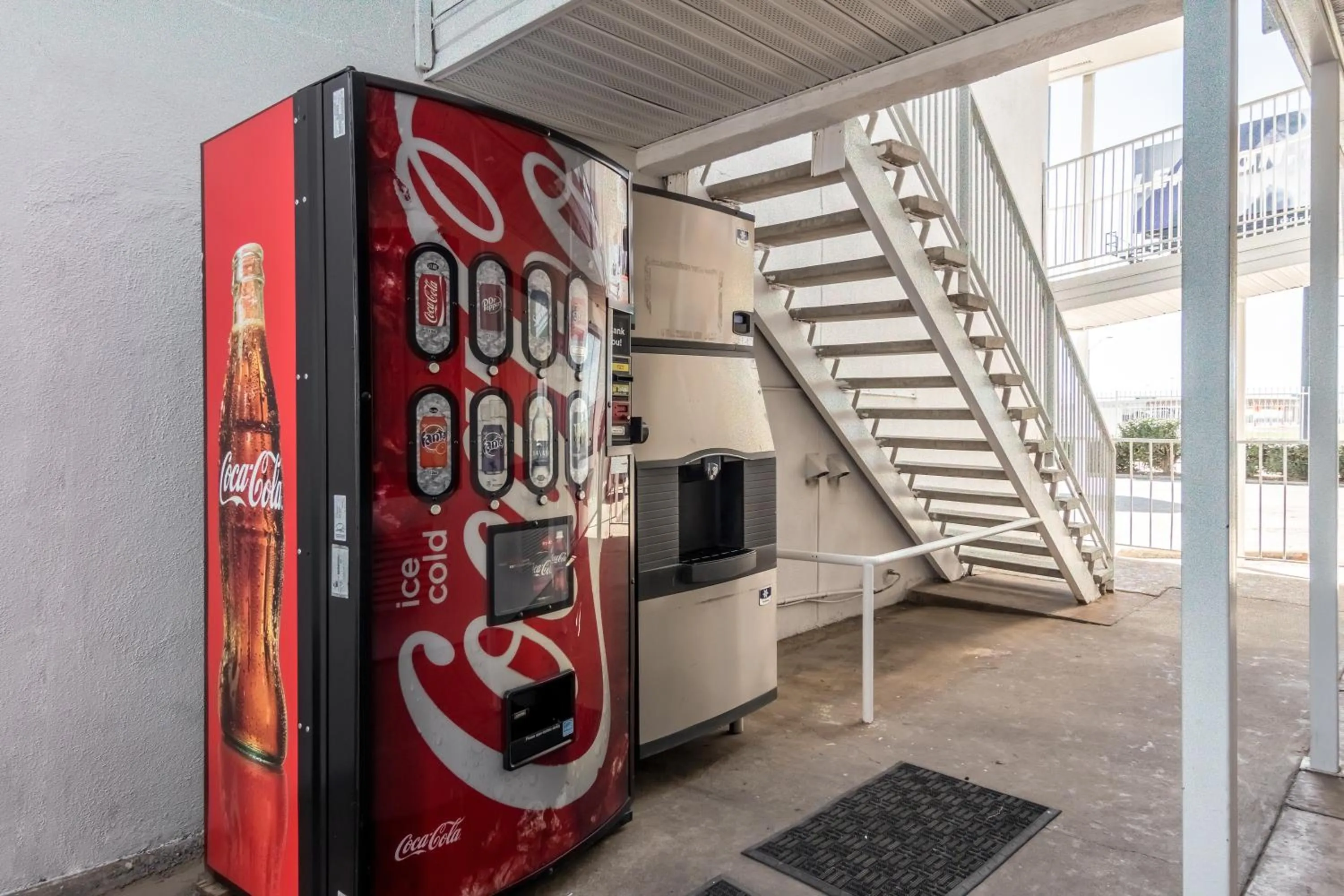 vending machine in Motel 6 Fort Worth, TX - North