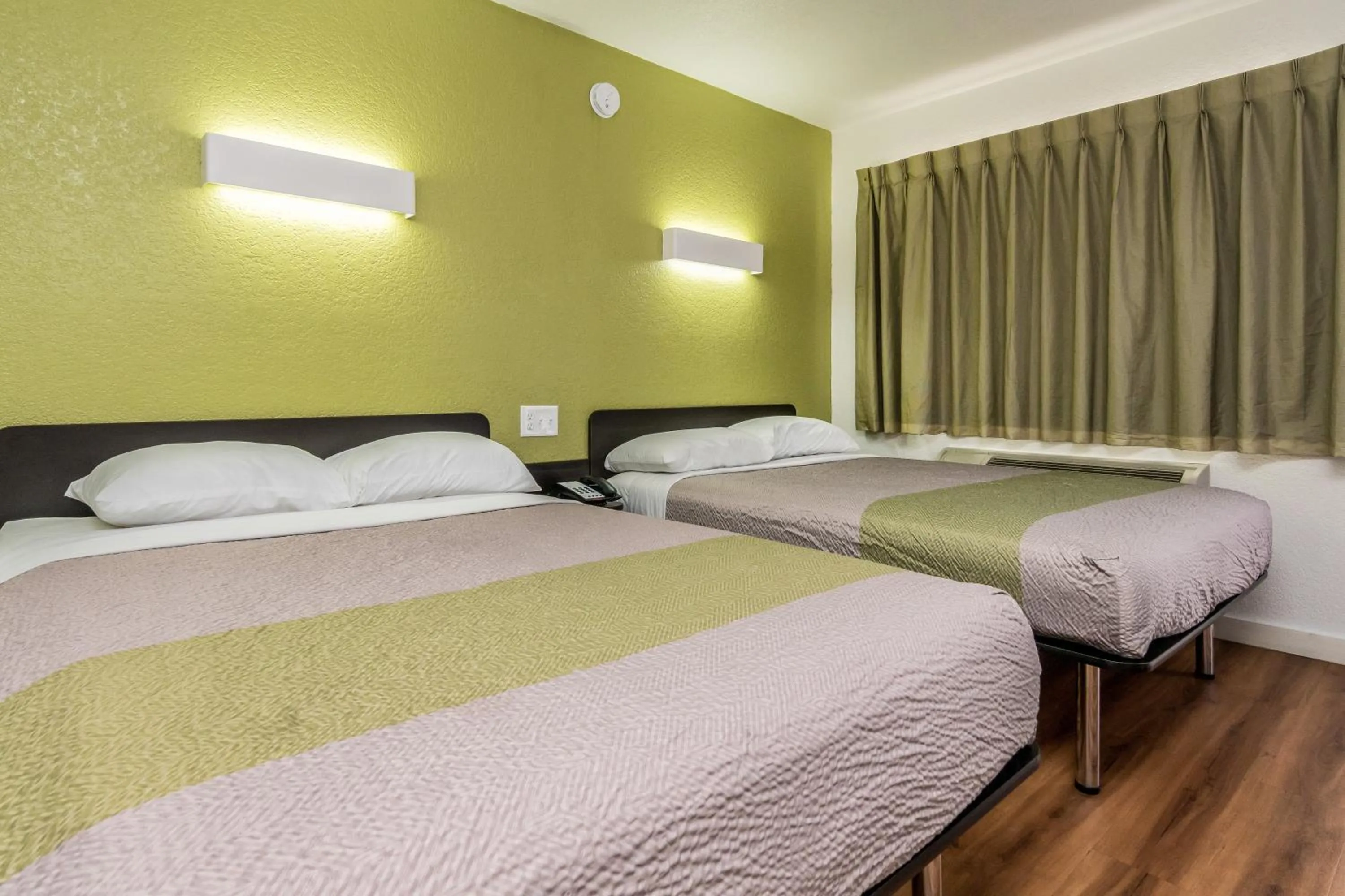 Bedroom, Bed in Motel 6 Fort Worth, TX - North