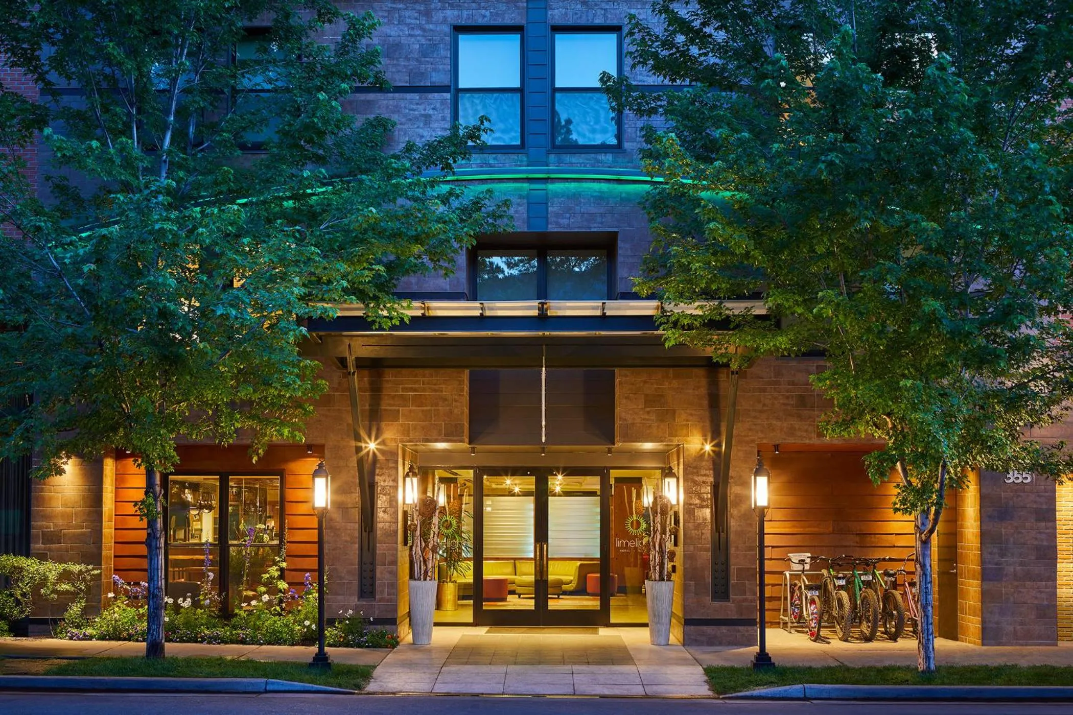 Facade/entrance in Limelight Hotel Aspen