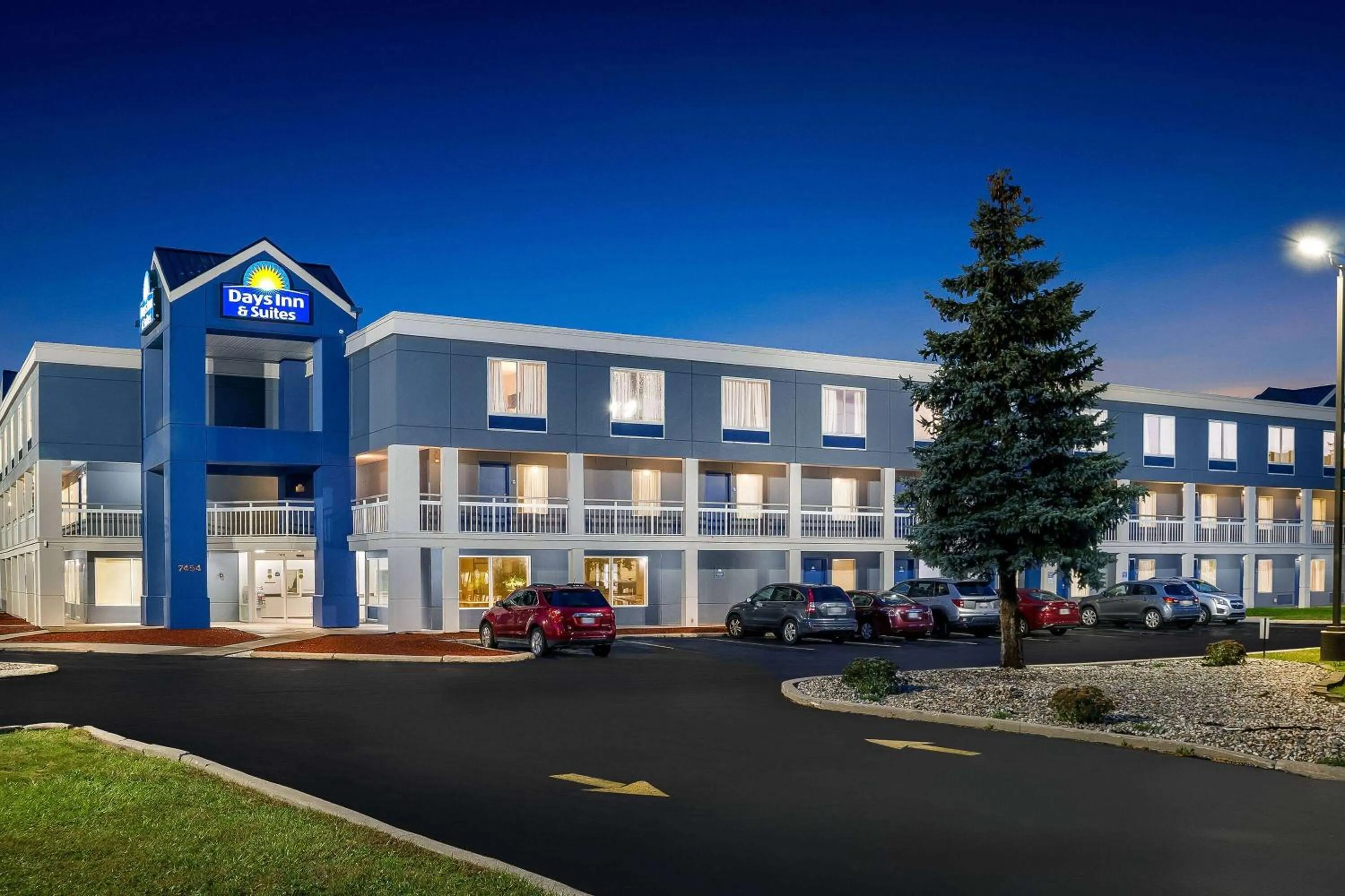 Property building in Days Inn & Suites by Wyndham Warren