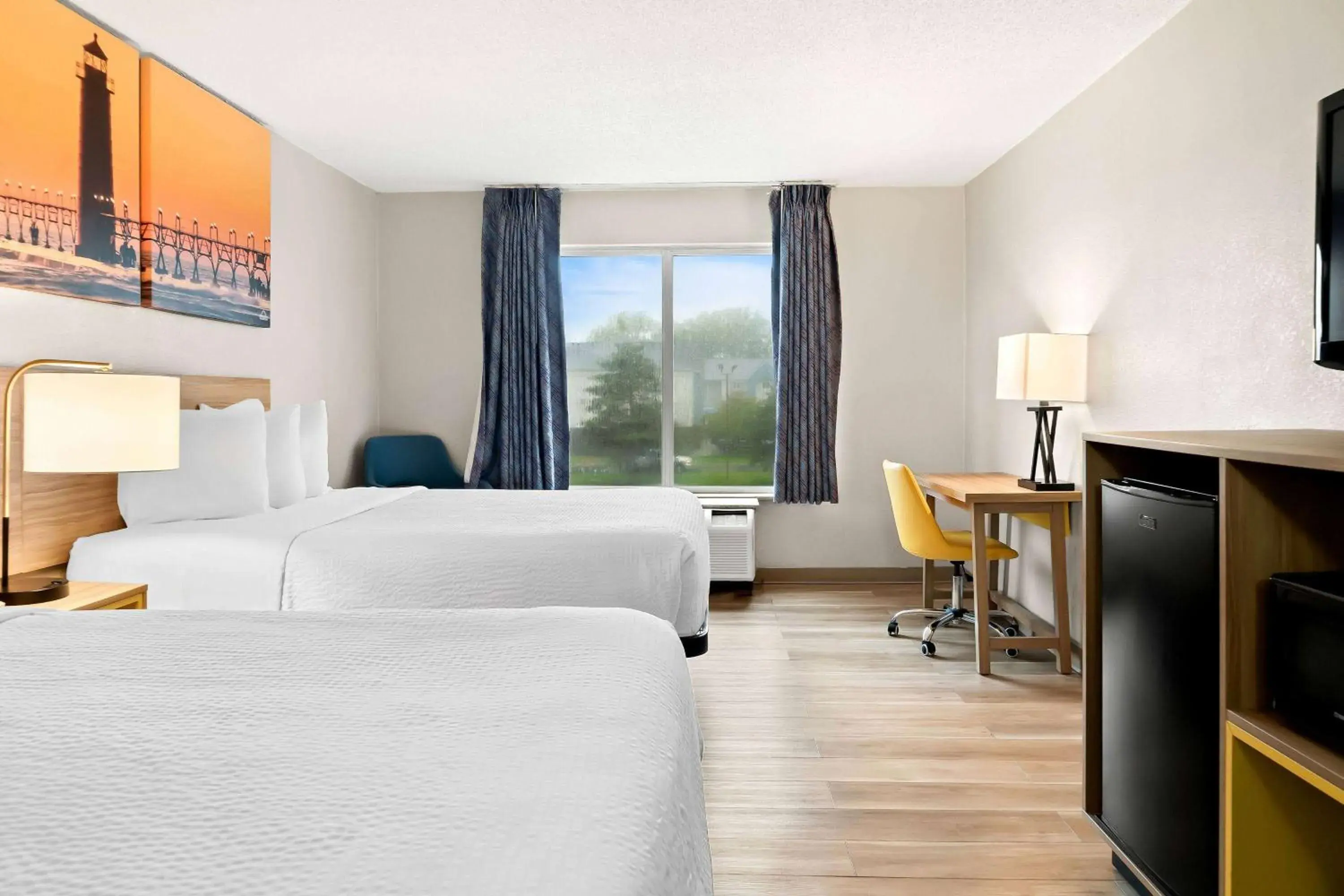 Bed in Days Inn & Suites by Wyndham Warren Bed in Days Inn & Suites by Wyndham Warren