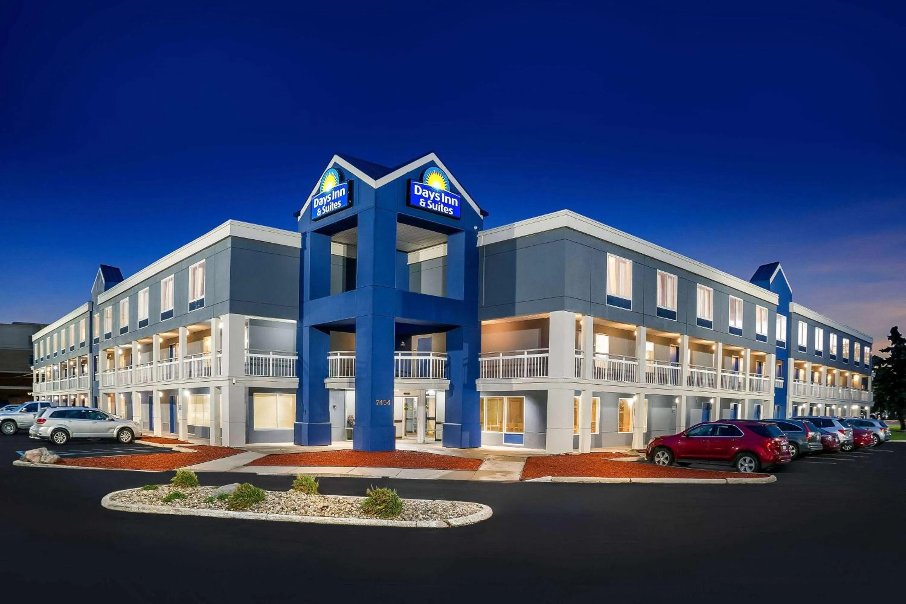 Property building in Days Inn & Suites by Wyndham Warren