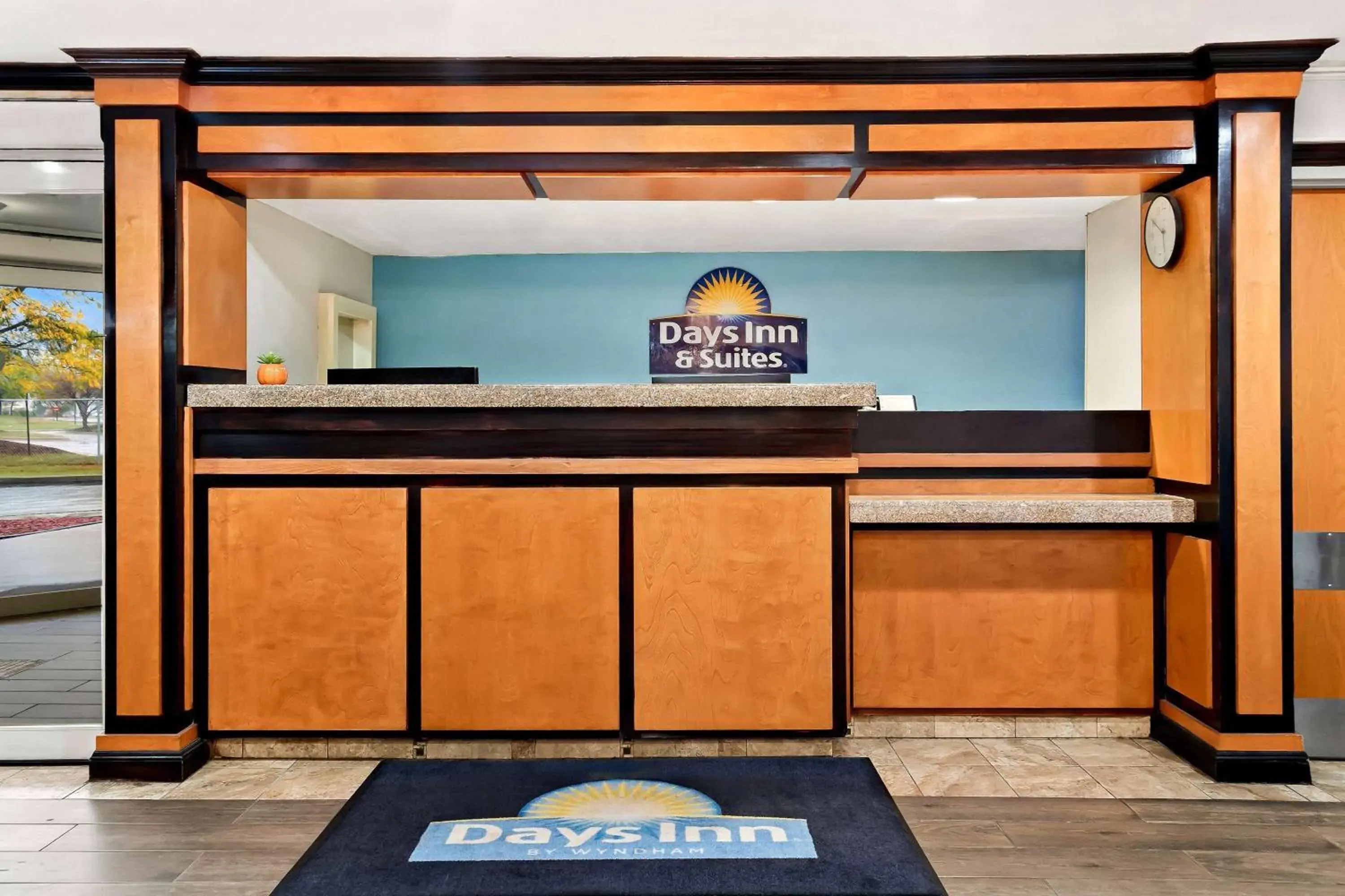 Lobby or reception in Days Inn & Suites by Wyndham Warren Lobby or reception in Days Inn & Suites by Wyndham Warren