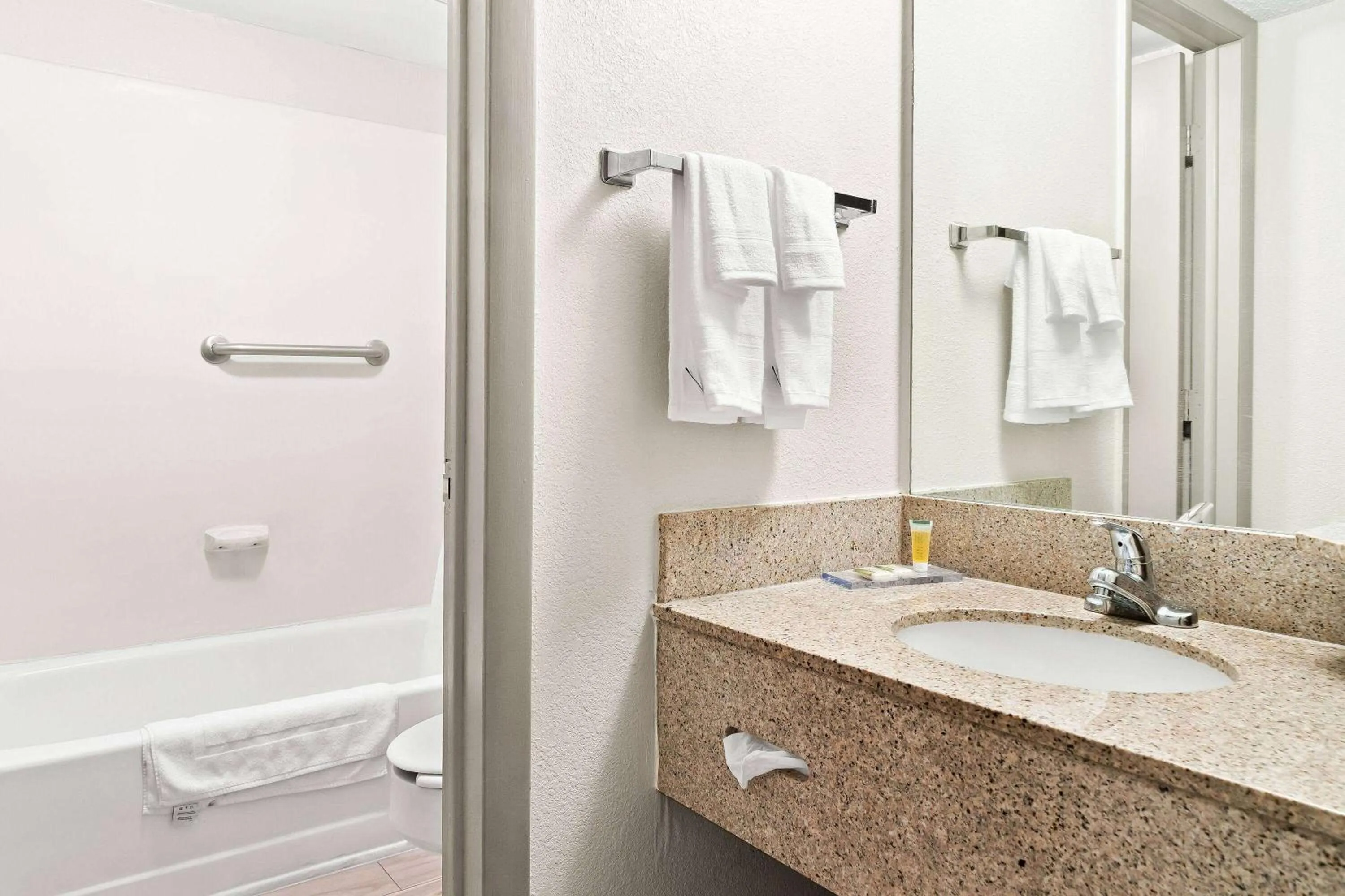 Bathroom in Days Inn & Suites by Wyndham Warren