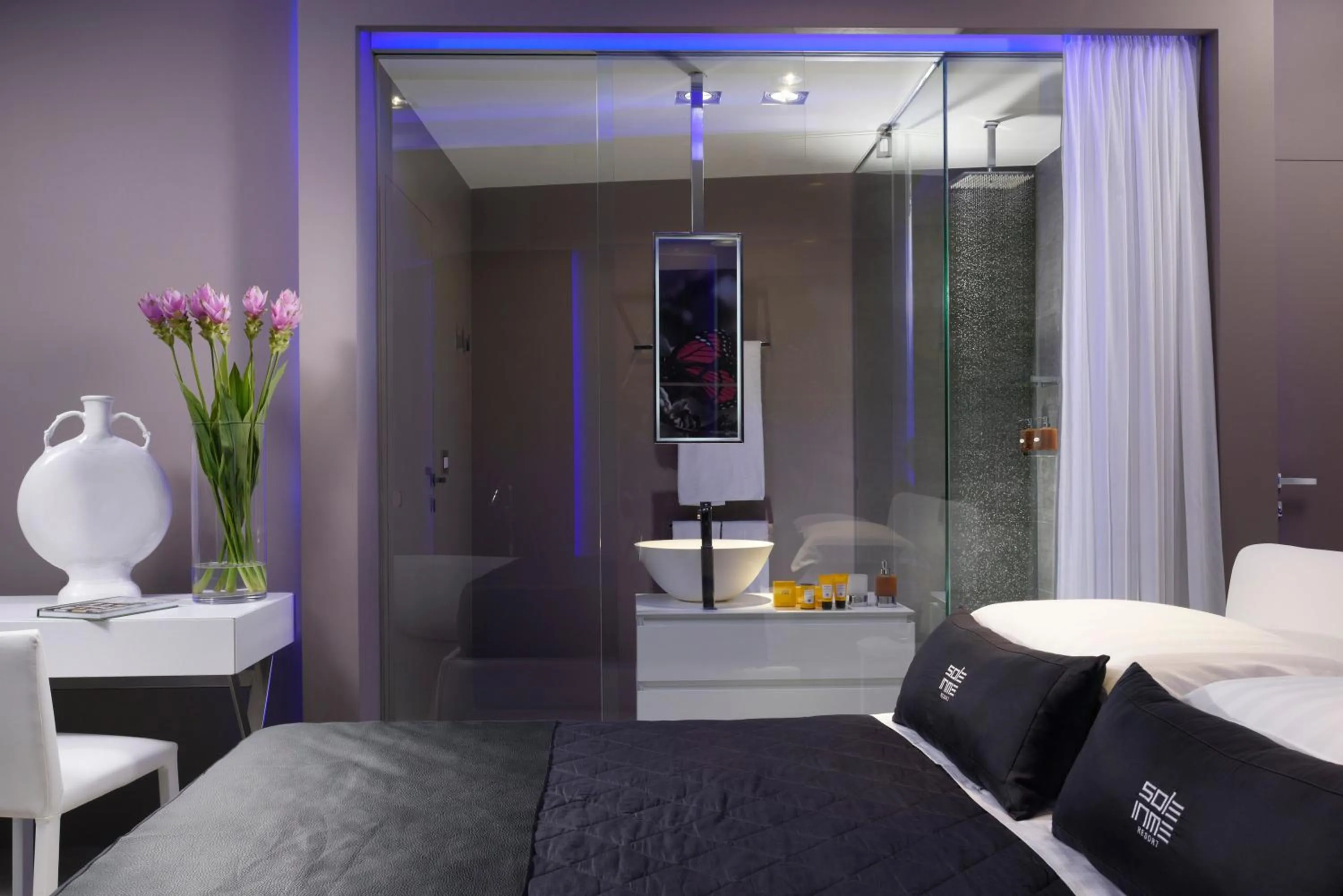 Bathroom, Bed in Soleinme Resort