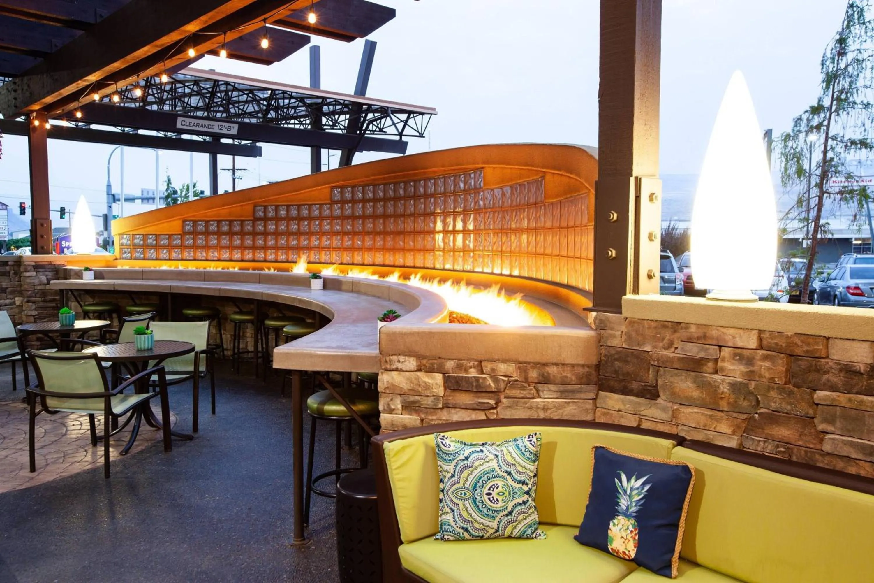 Lounge or bar in SpringHill Suites Wenatchee