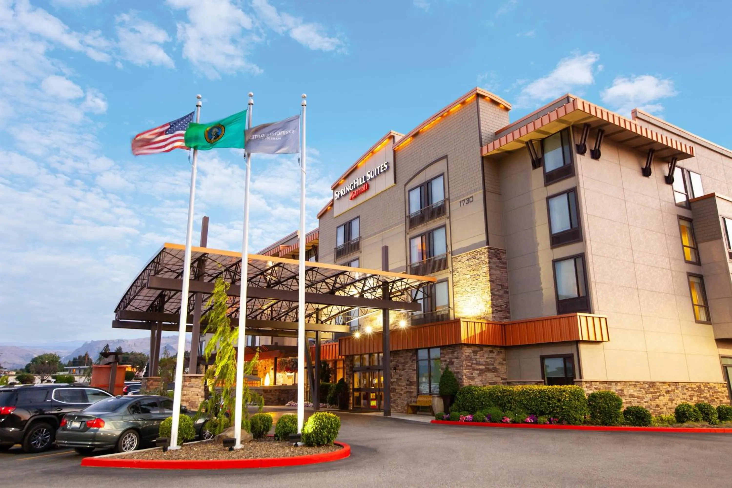 Property building in SpringHill Suites Wenatchee