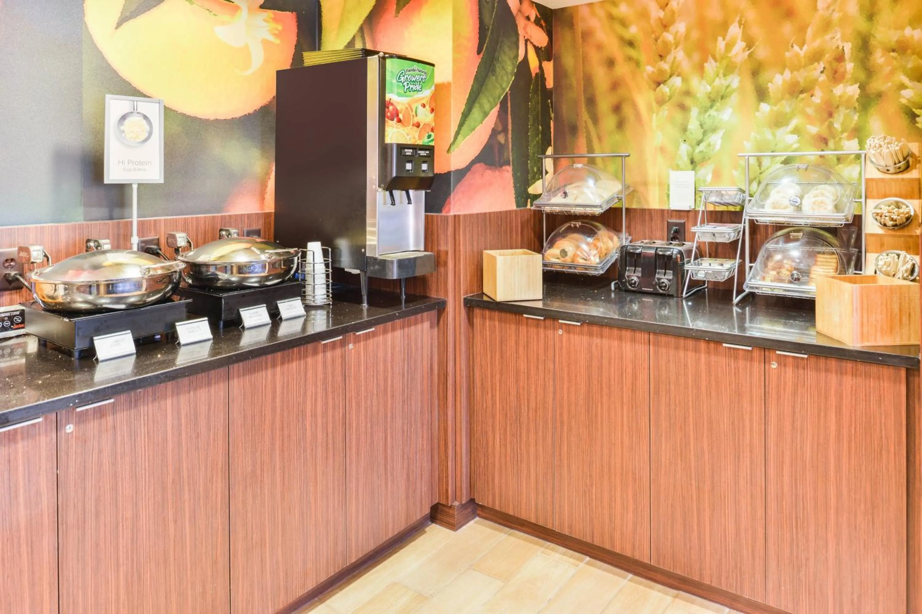 Breakfast in Fairfield Inn Corning Riverside