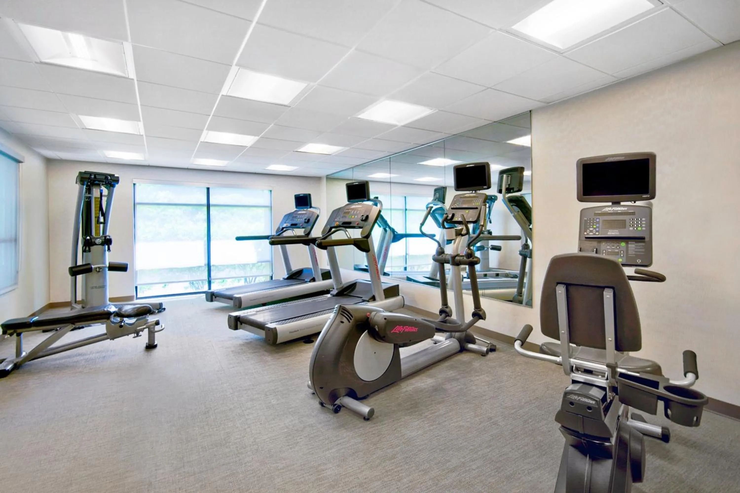 Fitness centre/facilities in SpringHill Suites Erie