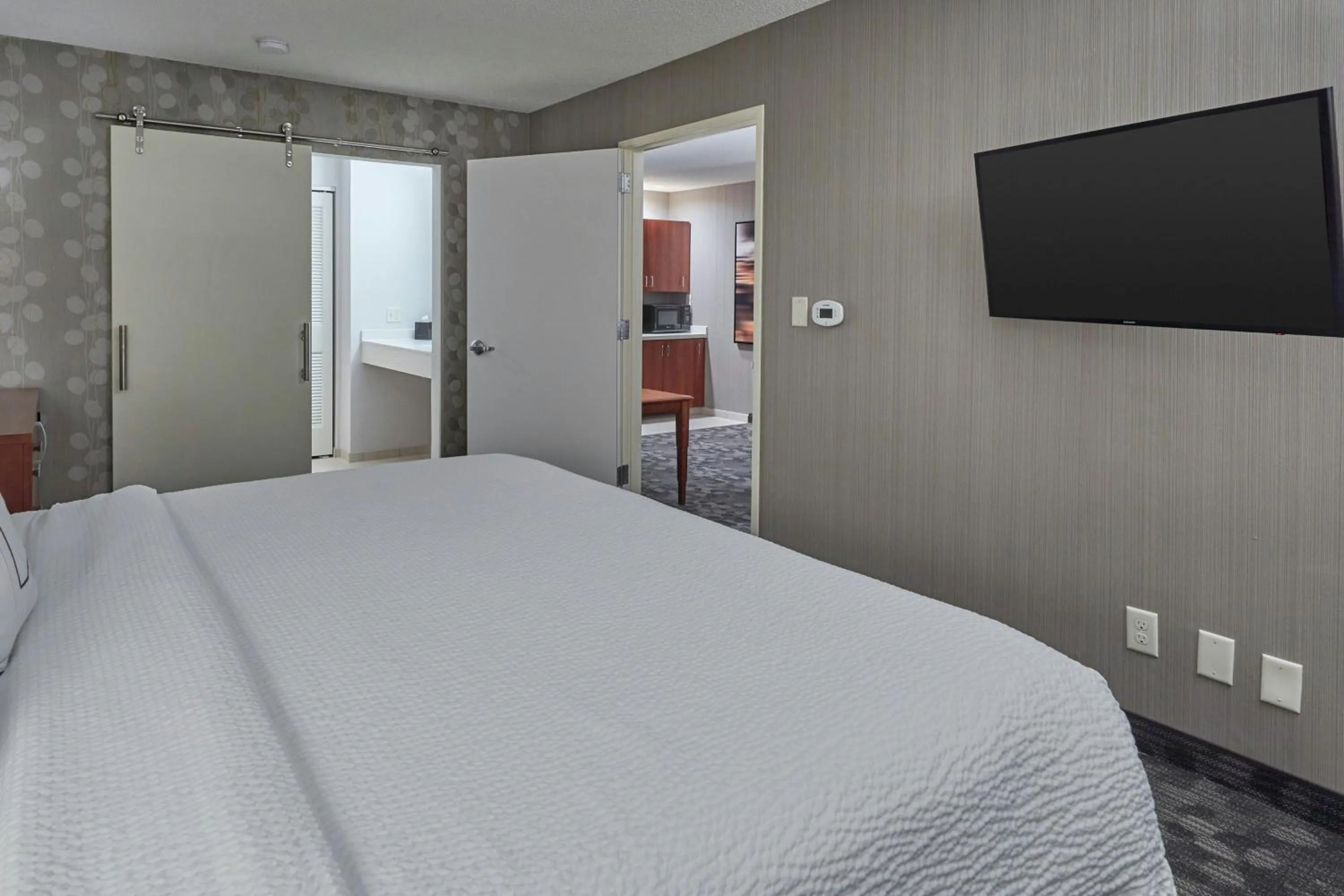 Bedroom, Bed in Courtyard by Marriott Eugene Springfield