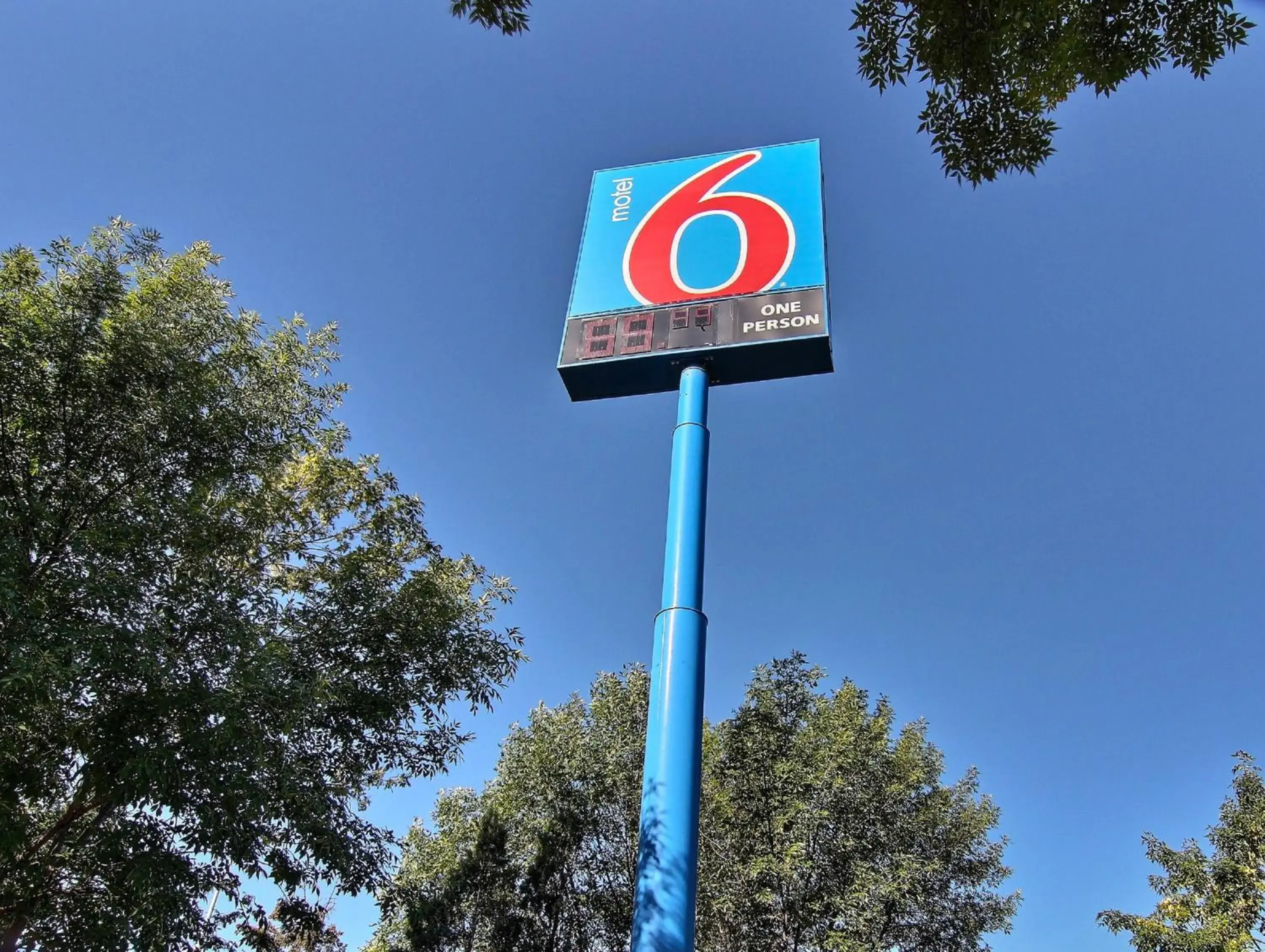 Property logo or sign in Motel 6 Bismarck, ND