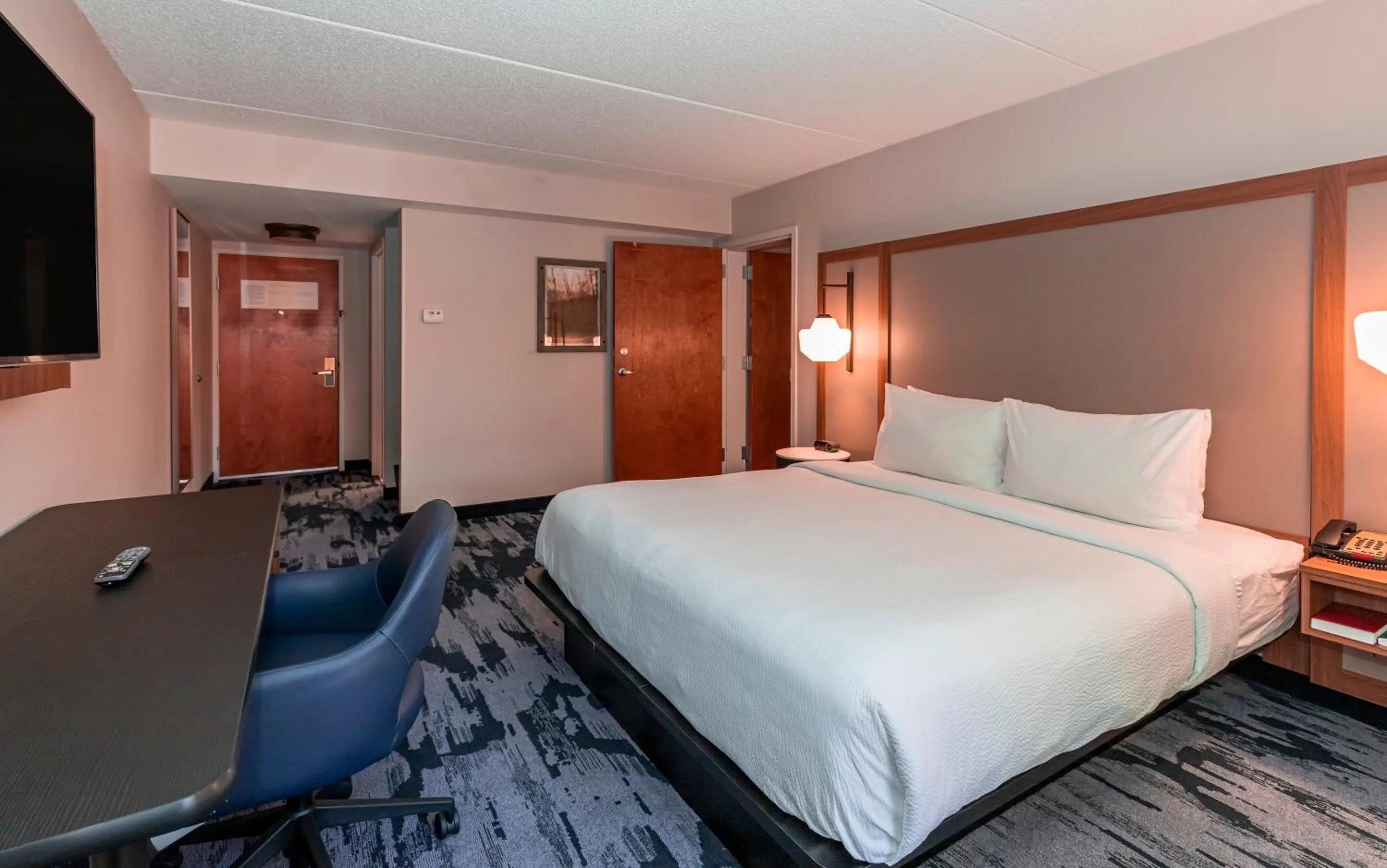 Photo of the whole room, Bed in Fairfield Inn by Marriott Evansville West