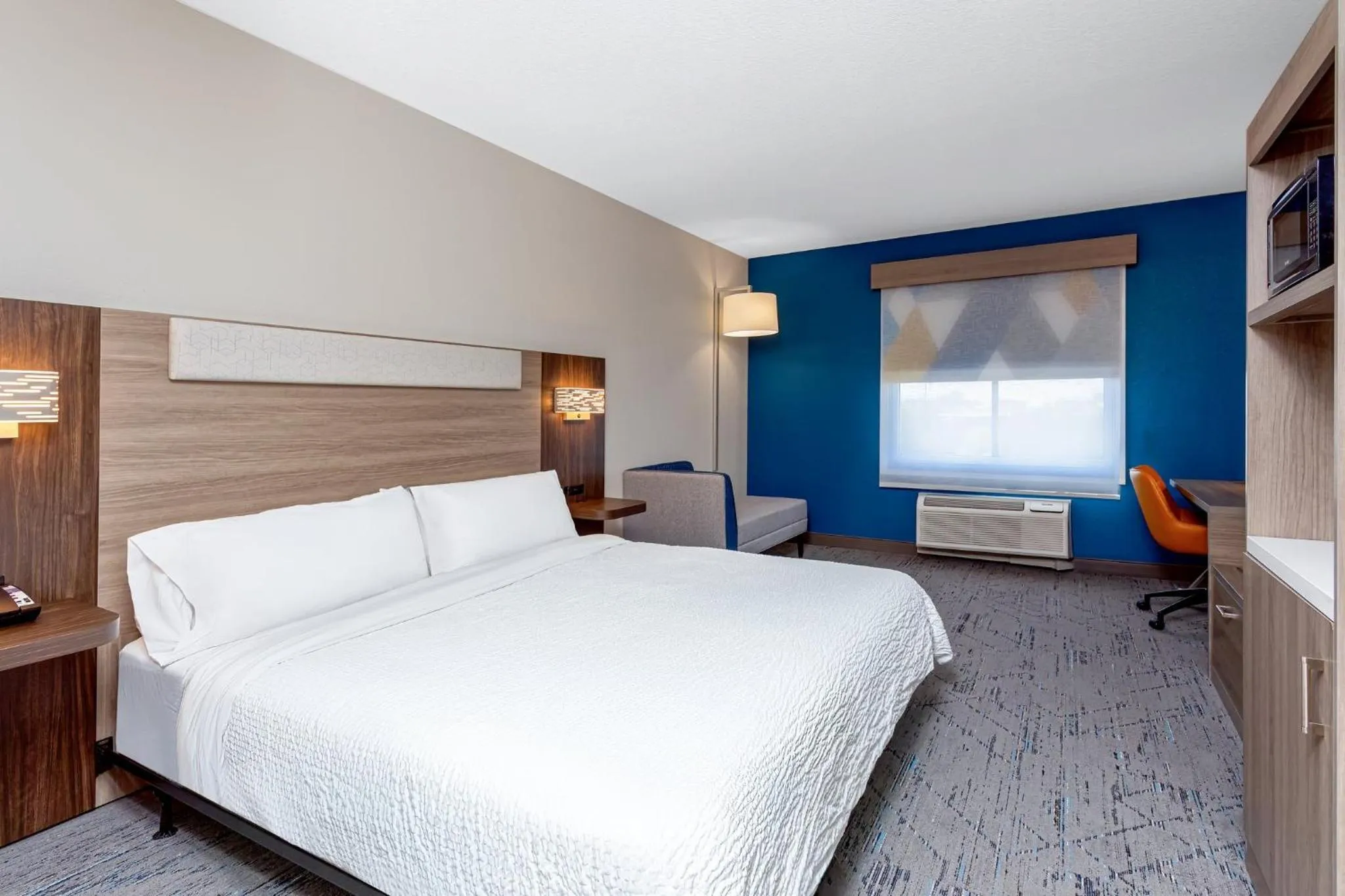 Photo of the whole room, Bed in Holiday Inn Express & Suites Palm Coast - I-95