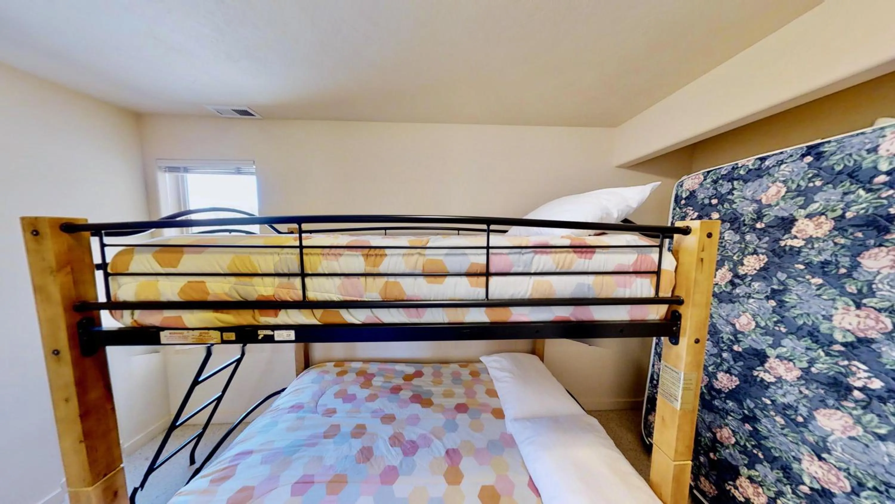 Bed in Krystal Kiva #K4