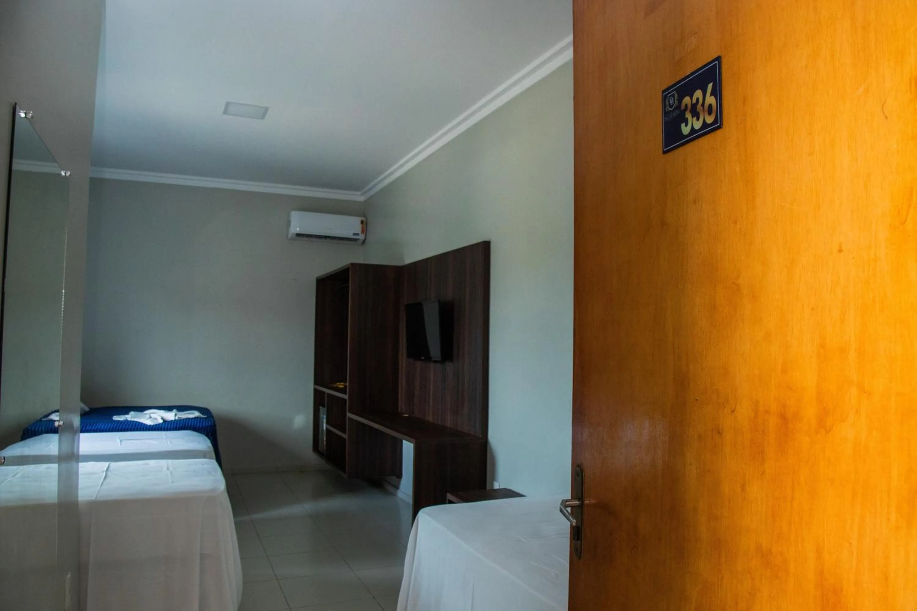 Bedroom, Bed in Dallas Hotel Premium