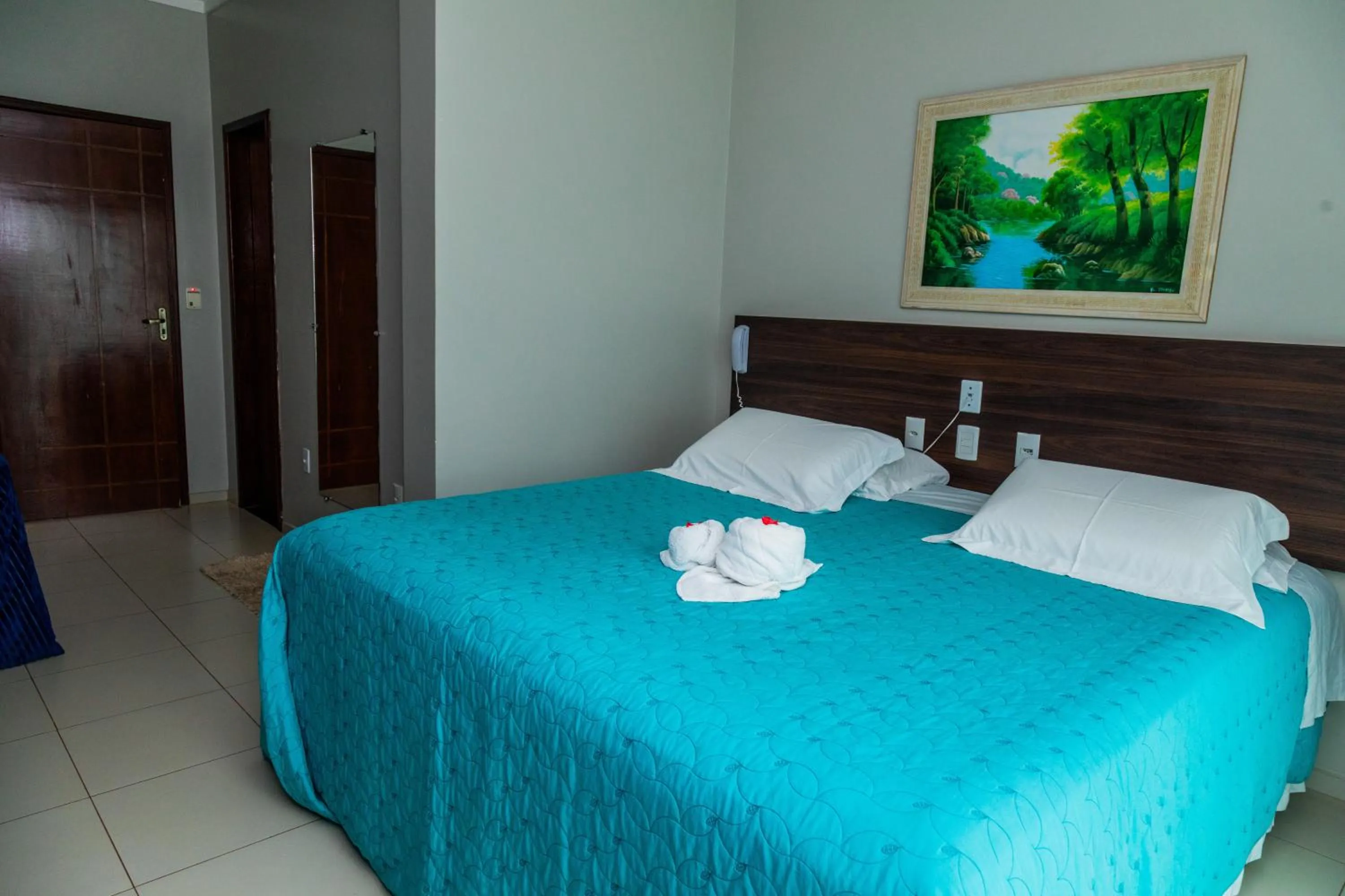 Bed in Dallas Hotel Premium