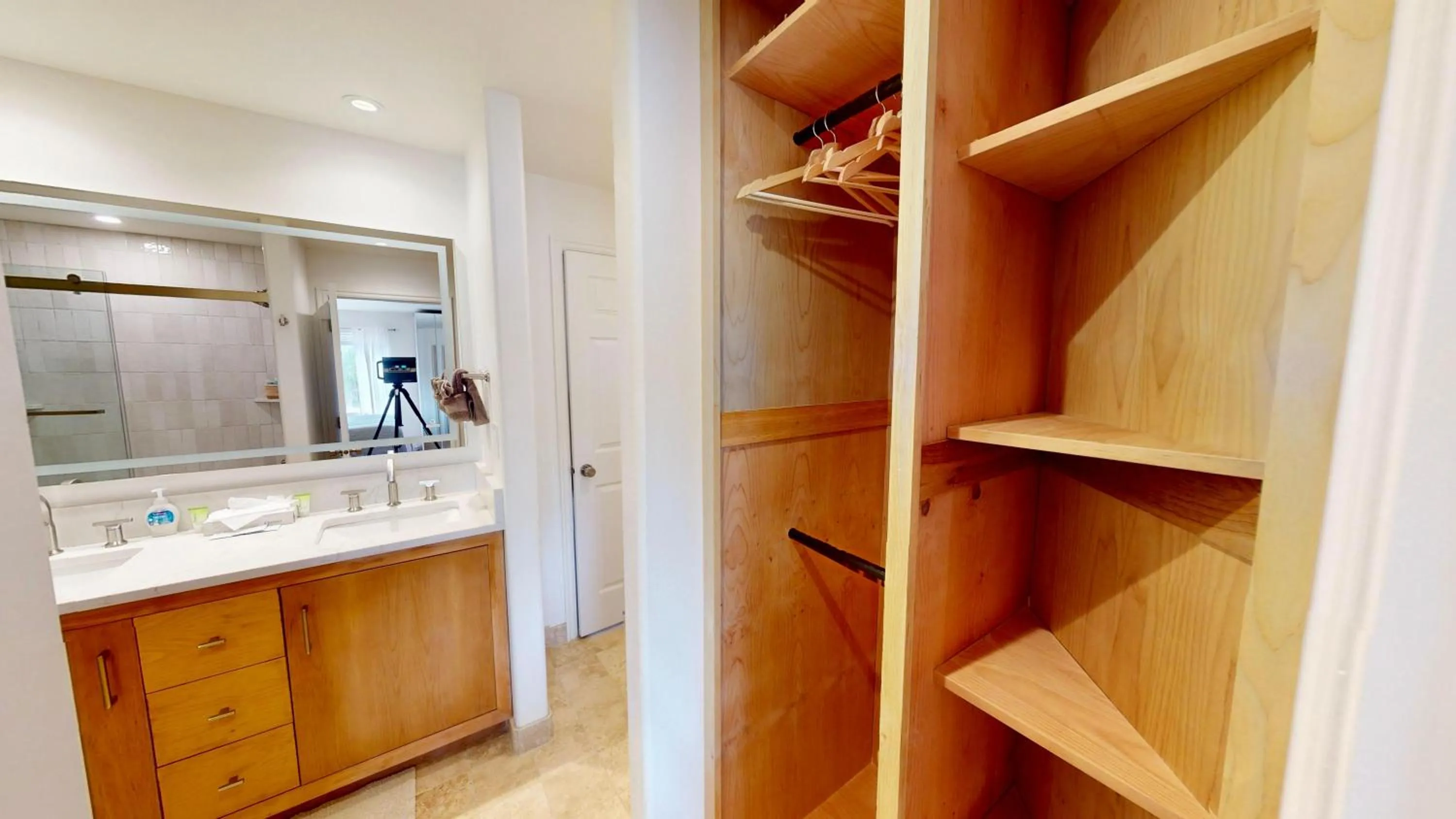 Henning's Escape #3328