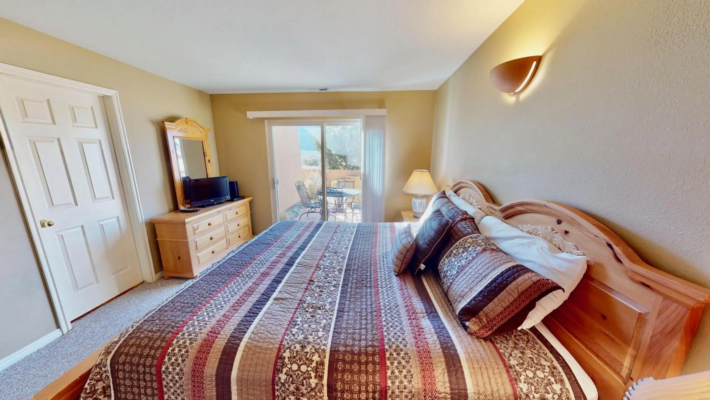 Bed in Kokopelli's Kiva #3230