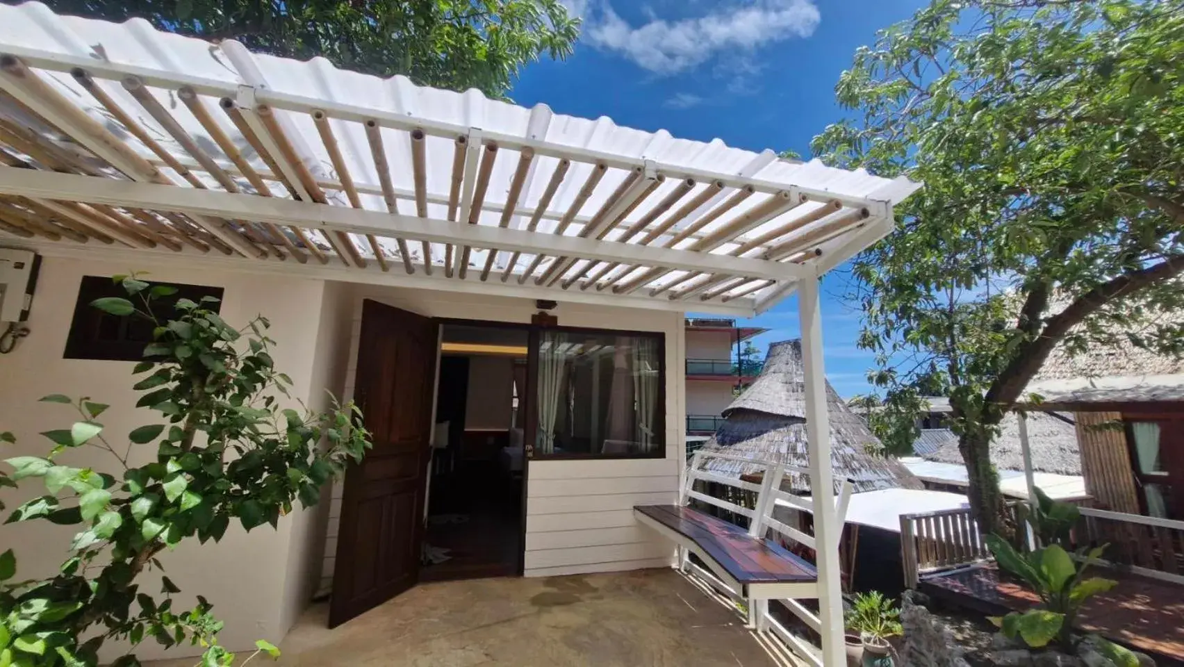 Deluxe Bungalow (3 Adults) in Chunut House Resort Deluxe Bungalow (3 Adults) in Chunut House Resort