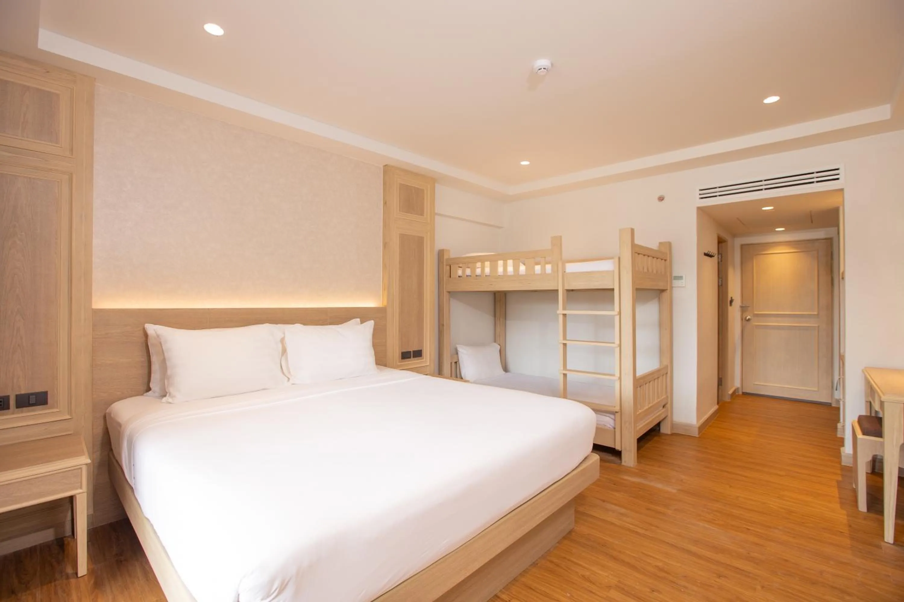 Bed in Phuket Orchid Resort and Spa