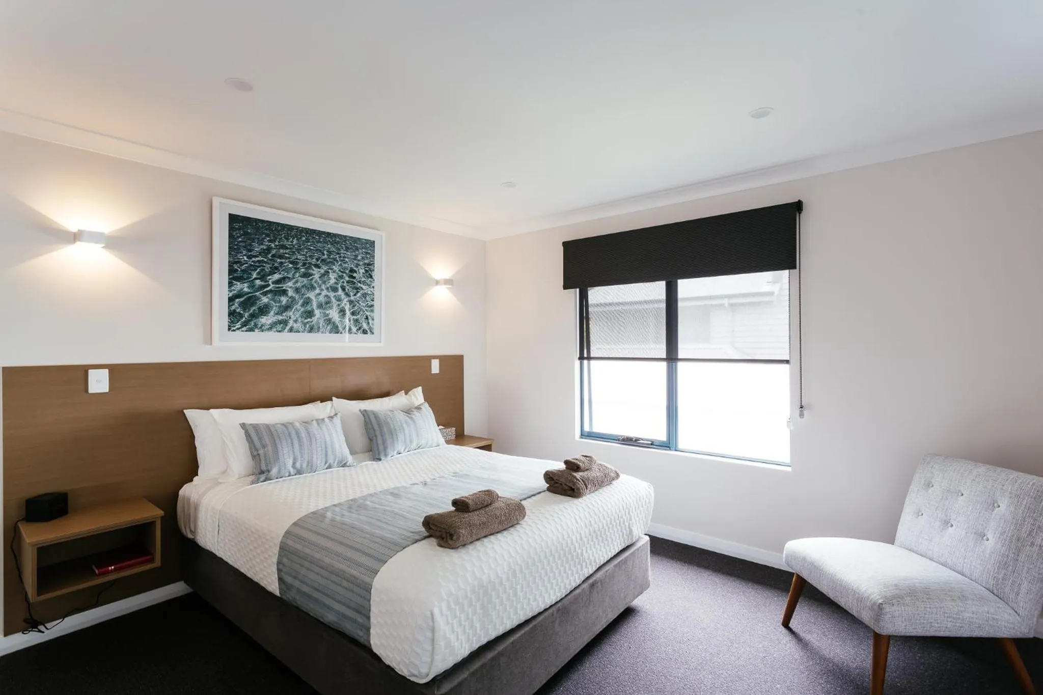 Photo of the whole room, Bed in Dolphin Lodge Albany - Self Contained Apartments at Middleton Beach
