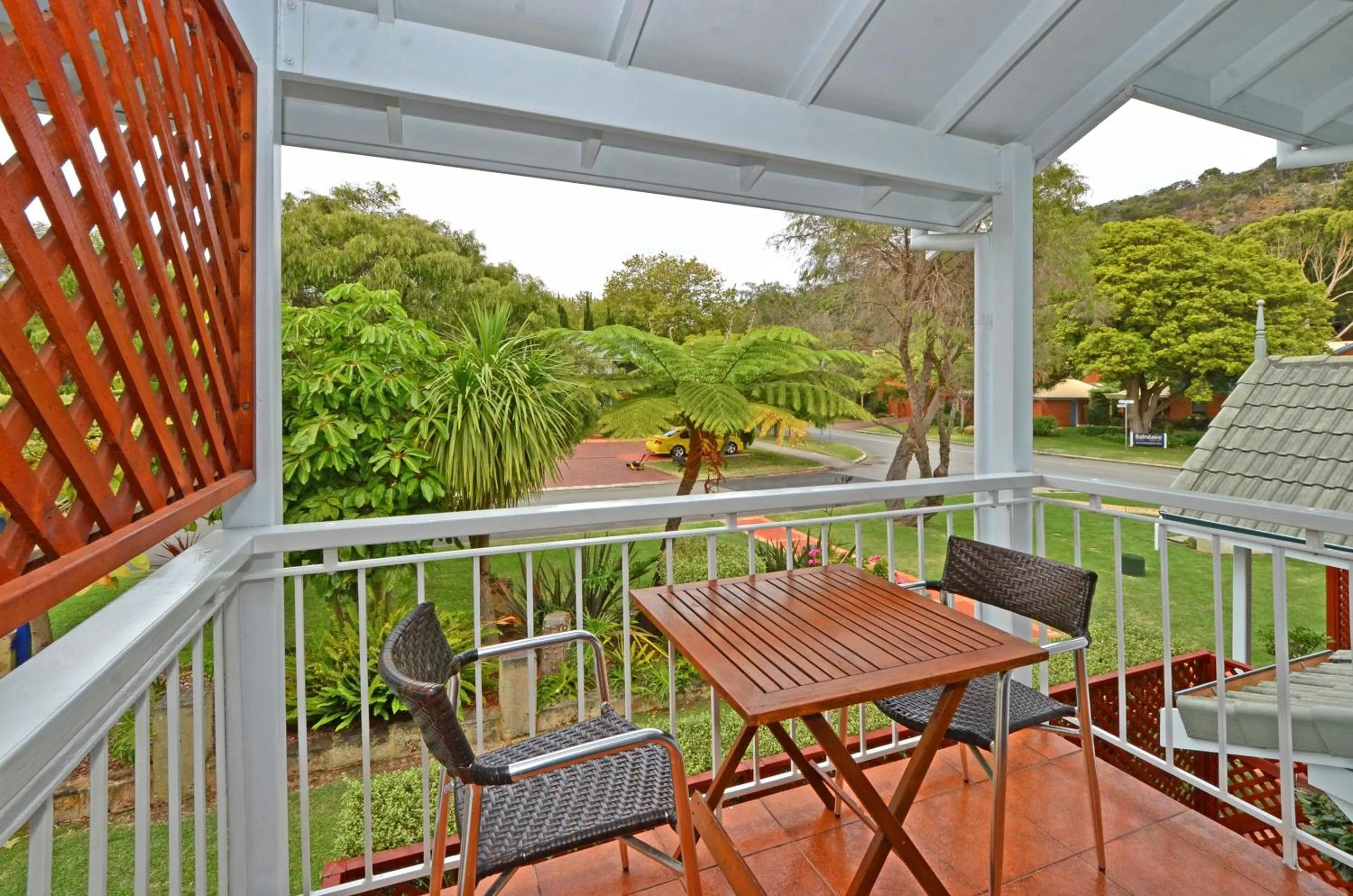 Patio in Dolphin Lodge Albany - Self Contained Apartments at Middleton Beach