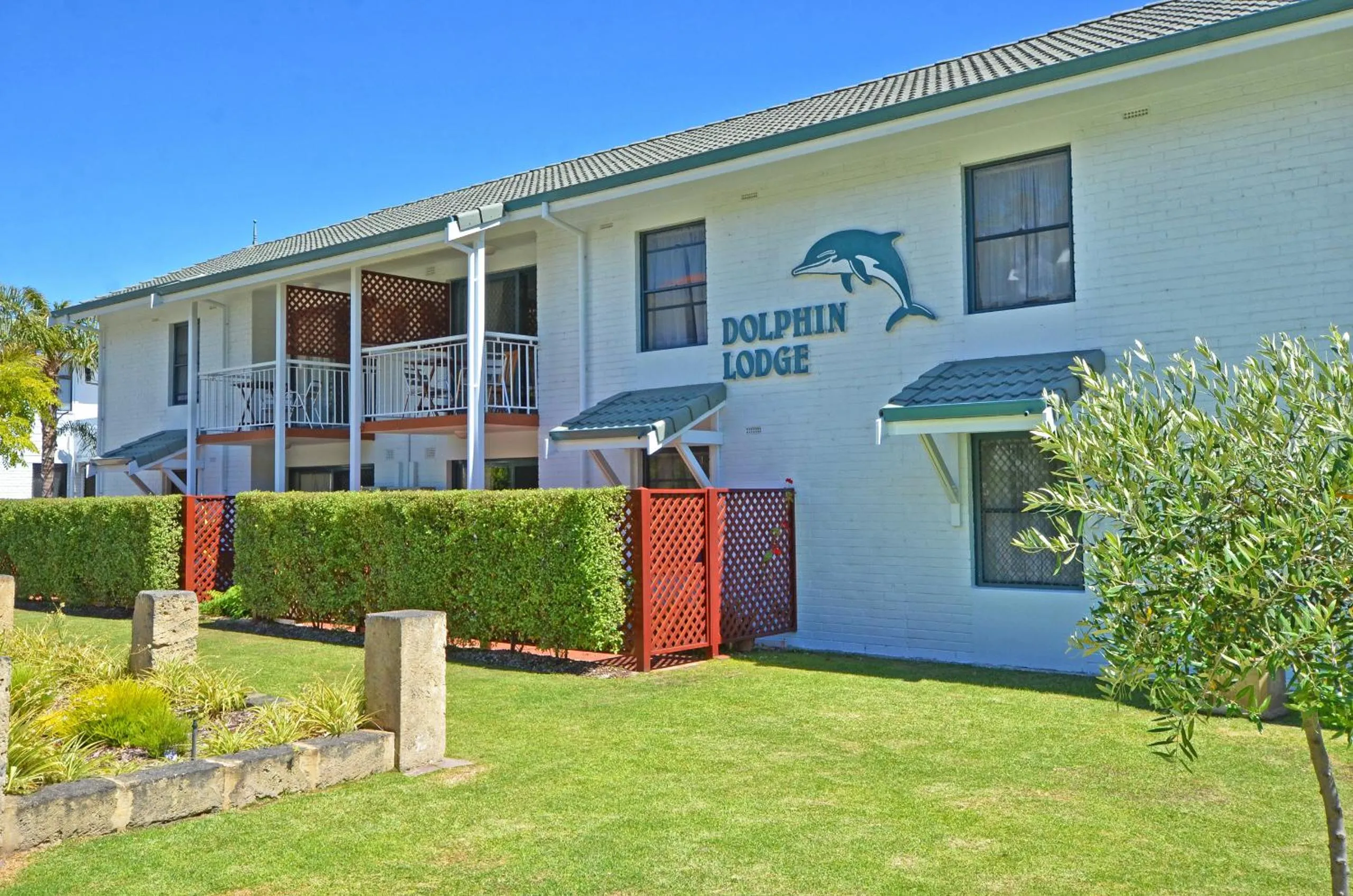 Facade/entrance in Dolphin Lodge Albany - Self Contained Apartments at Middleton Beach