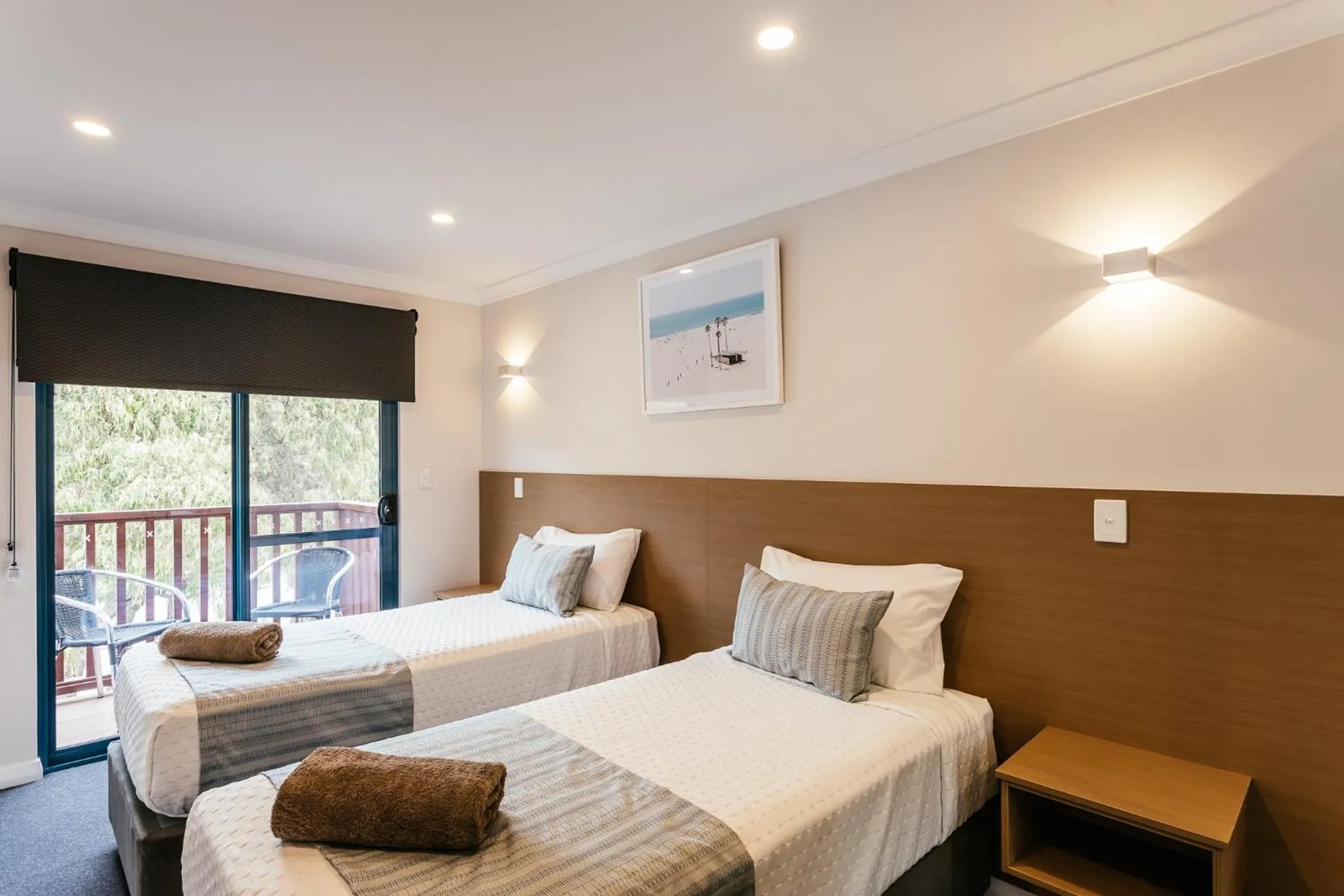 Photo of the whole room, Bed in Dolphin Lodge Albany - Self Contained Apartments at Middleton Beach
