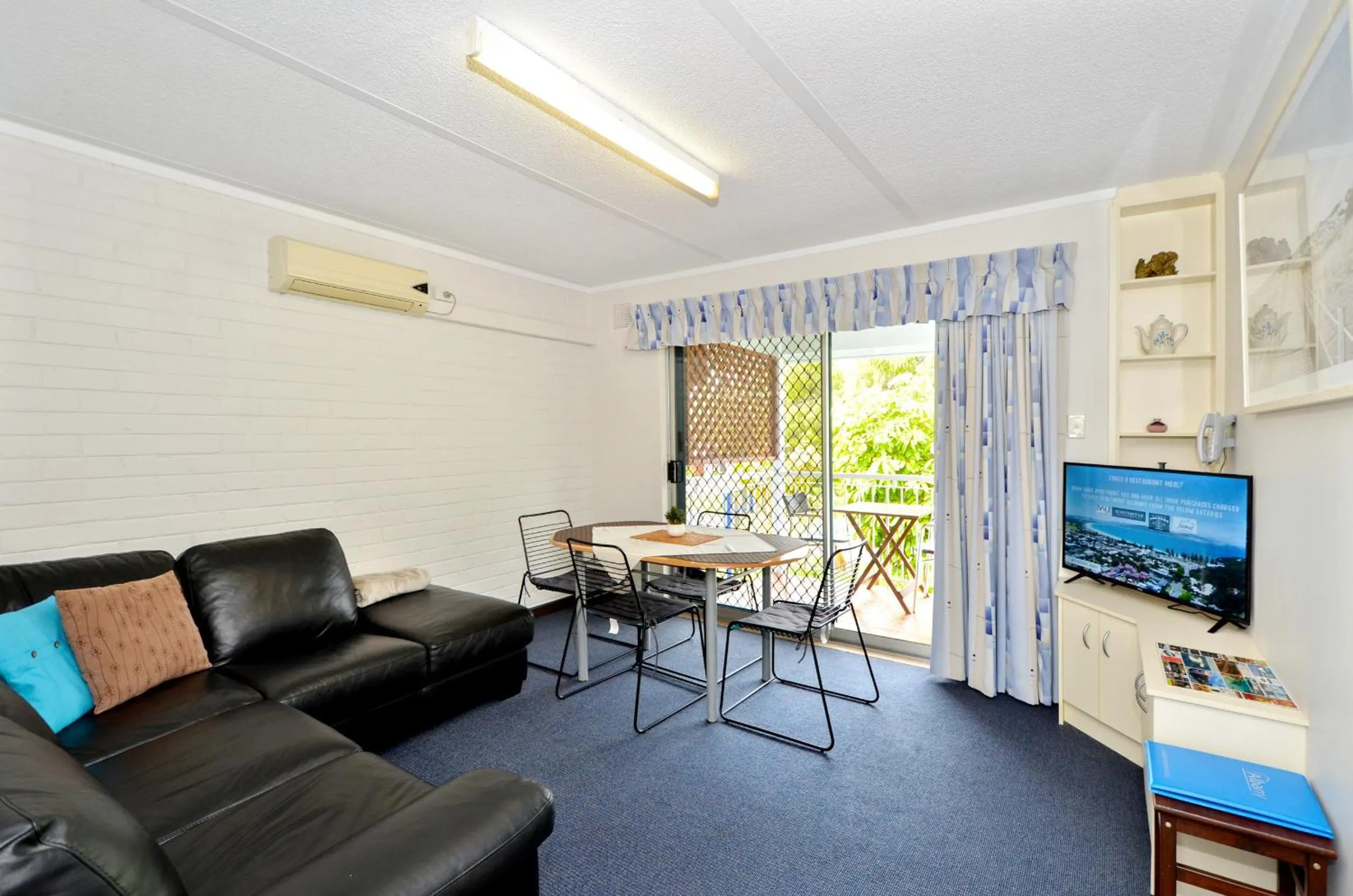 TV and multimedia in Dolphin Lodge Albany - Self Contained Apartments at Middleton Beach