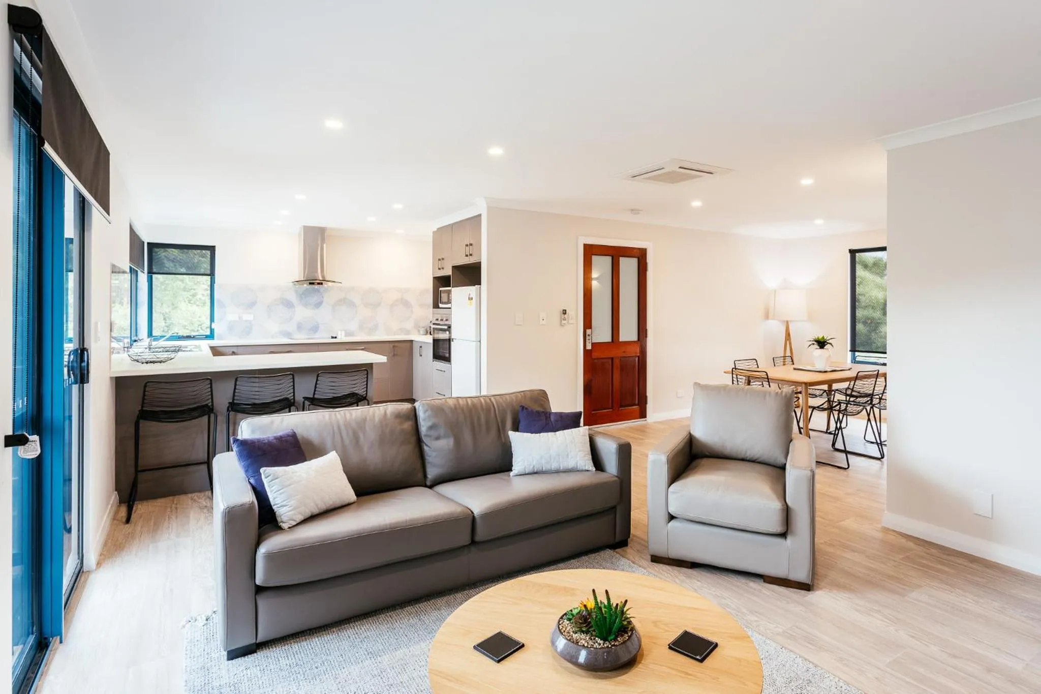 Kitchen or kitchenette in Dolphin Lodge Albany - Self Contained Apartments at Middleton Beach