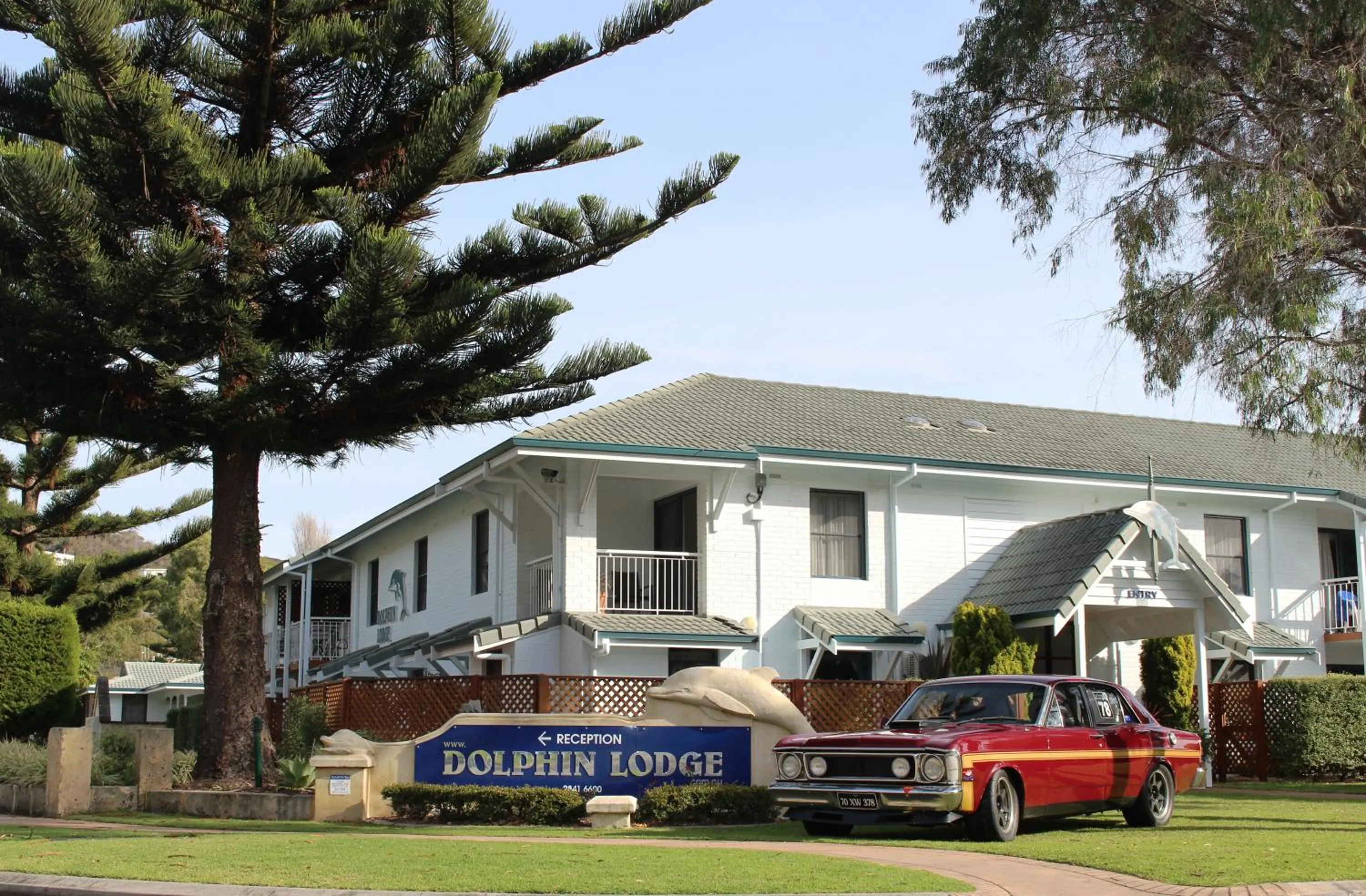 Property building in Dolphin Lodge Albany - Self Contained Apartments at Middleton Beach