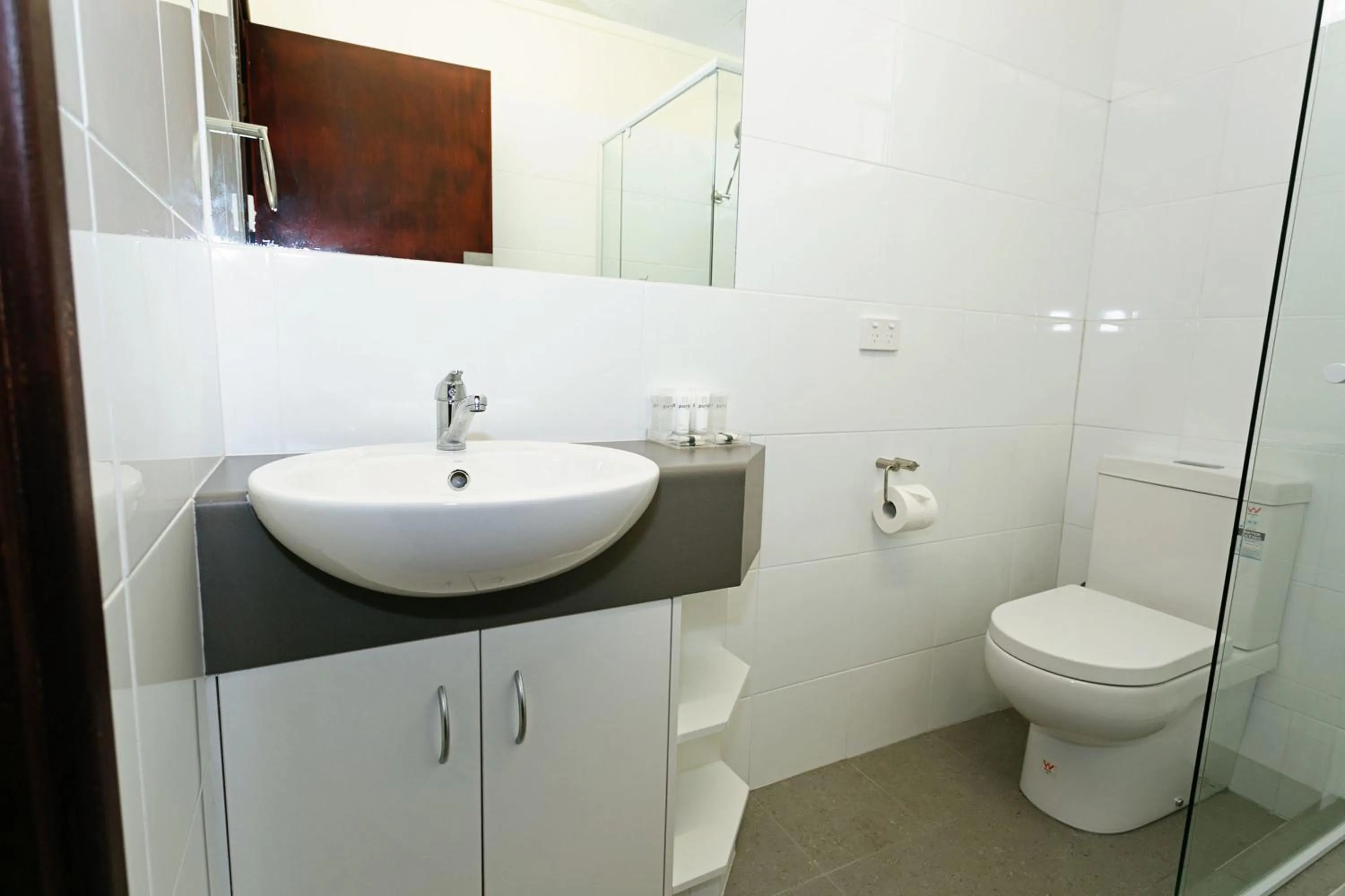 Toilet in Dolphin Lodge Albany - Self Contained Apartments at Middleton Beach