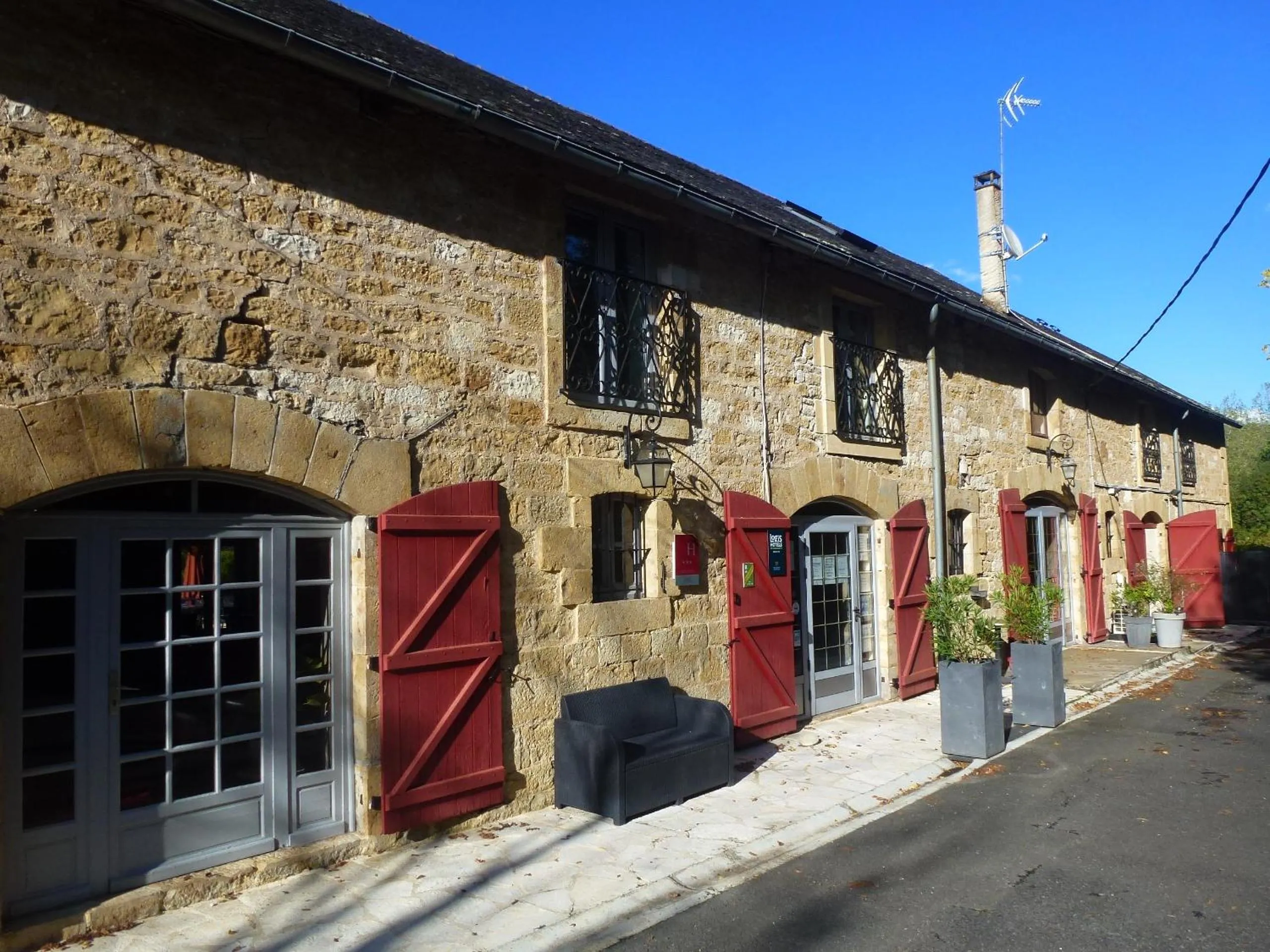 Logis Hôtel Auberge de Cartassac