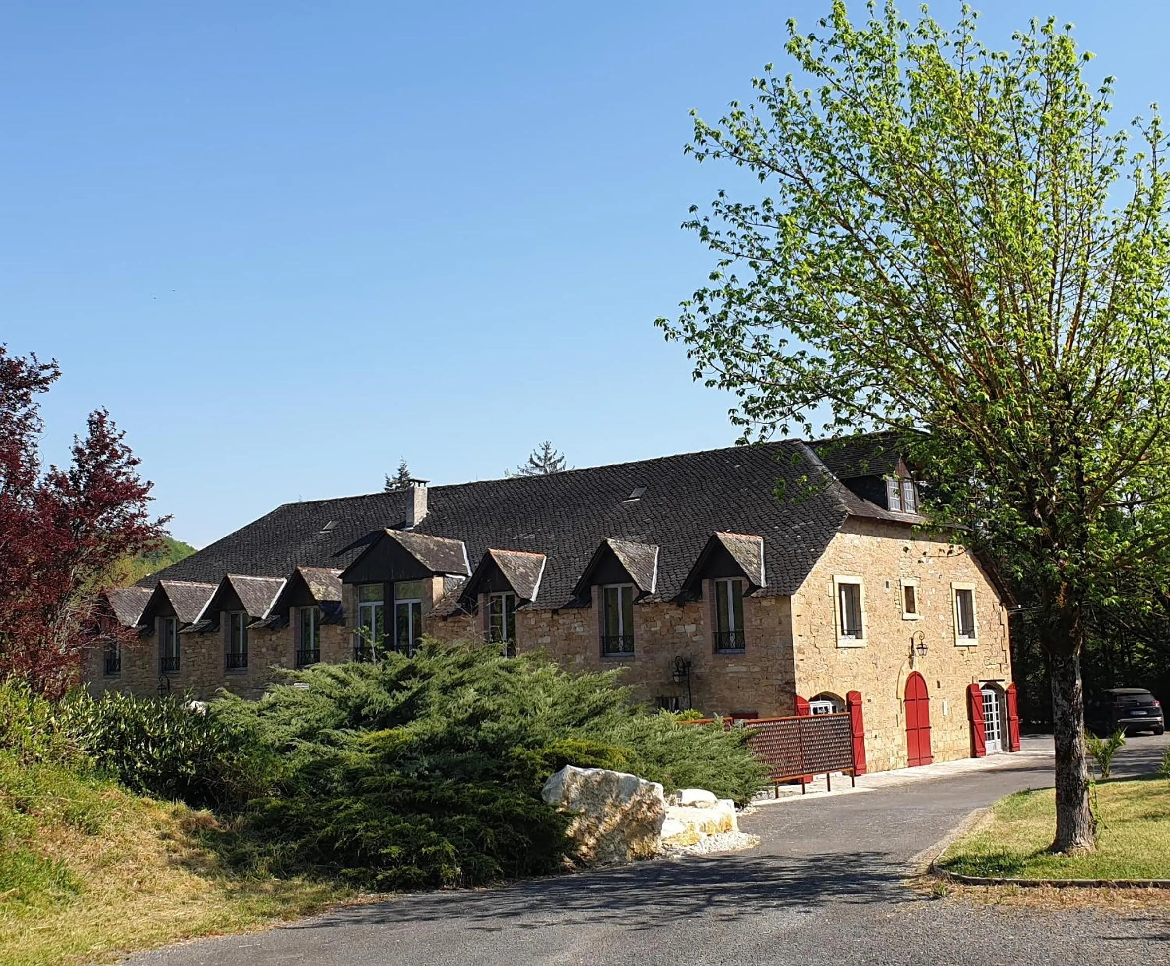 Property building in Logis Hôtel Auberge de Cartassac