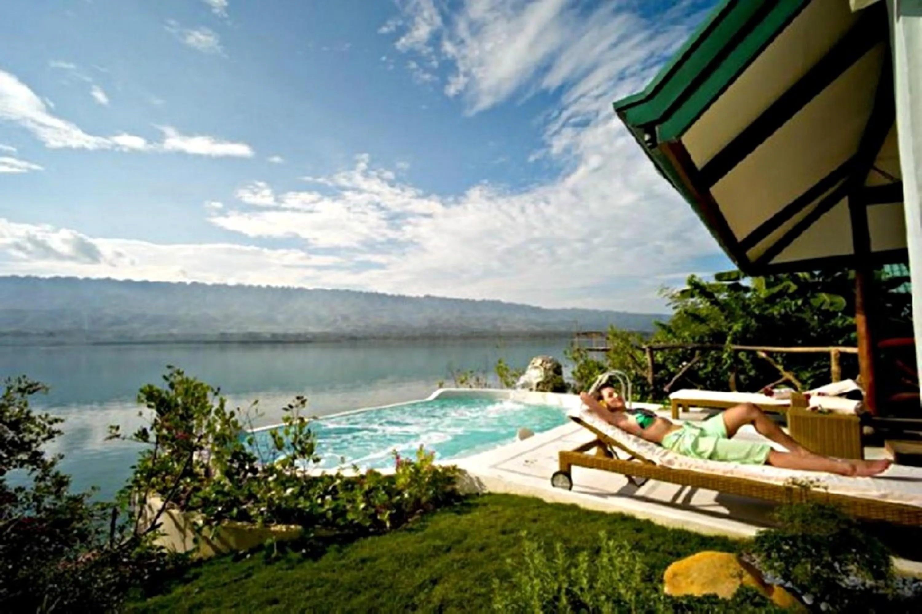 Swimming pool in Badian Island Wellness Resort