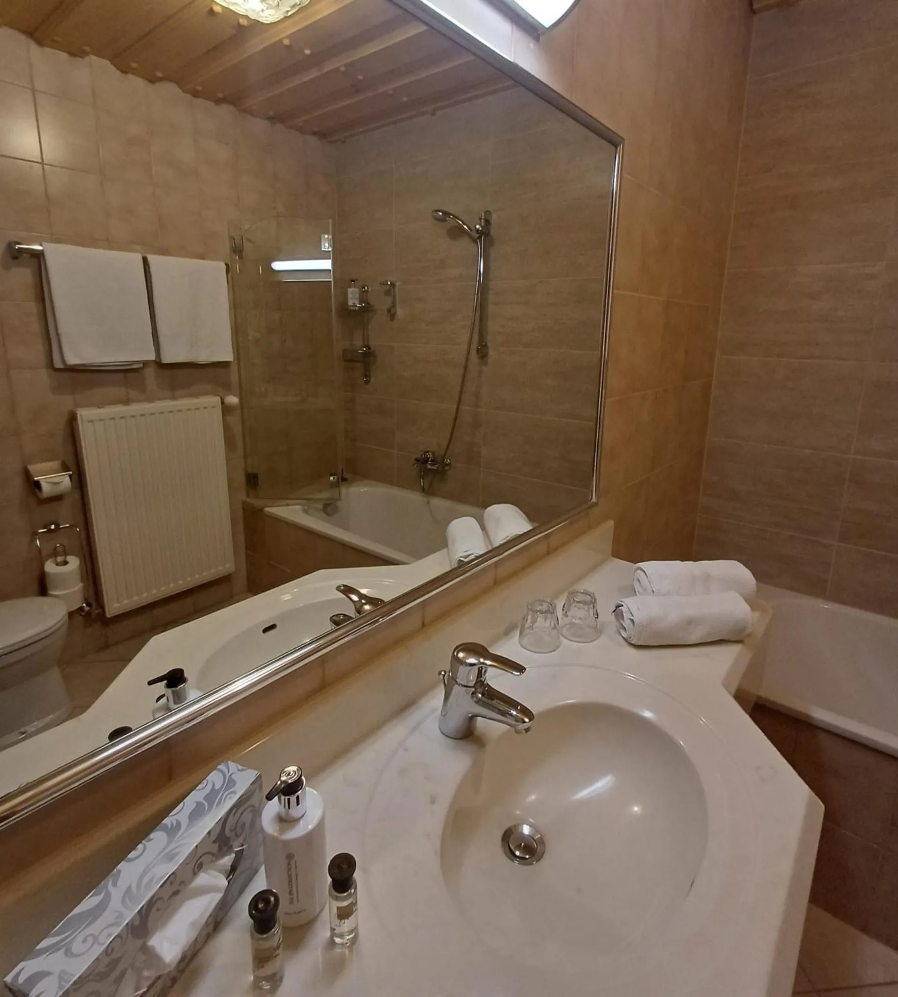 Bathroom in Hotel Bella