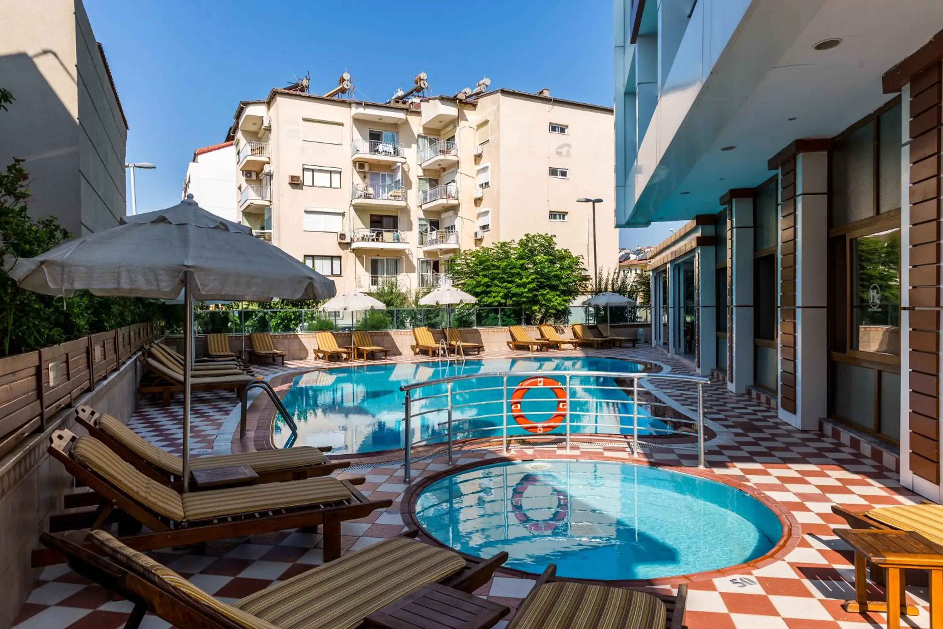Swimming pool in Ketenci Otel Swimming pool in Ketenci Otel