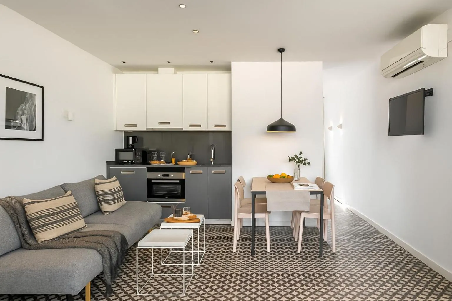 Seating area in Aspasios Poble Nou Apartments