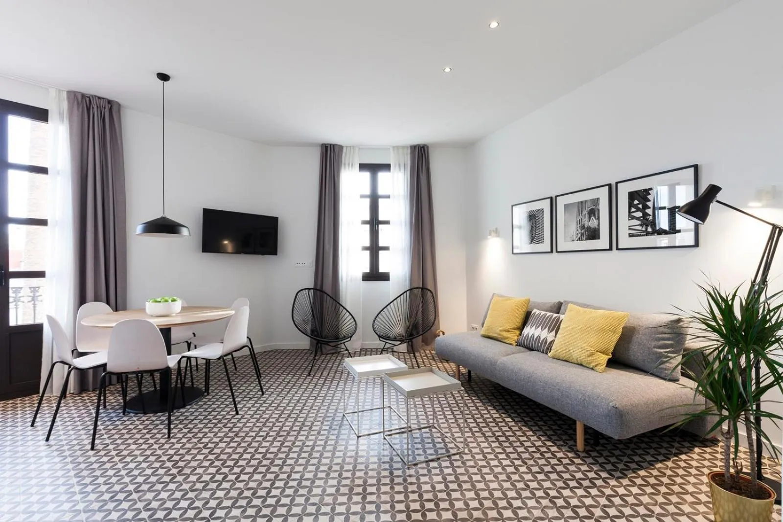 Two-Bedroom Apartment in Aspasios Poble Nou Apartments