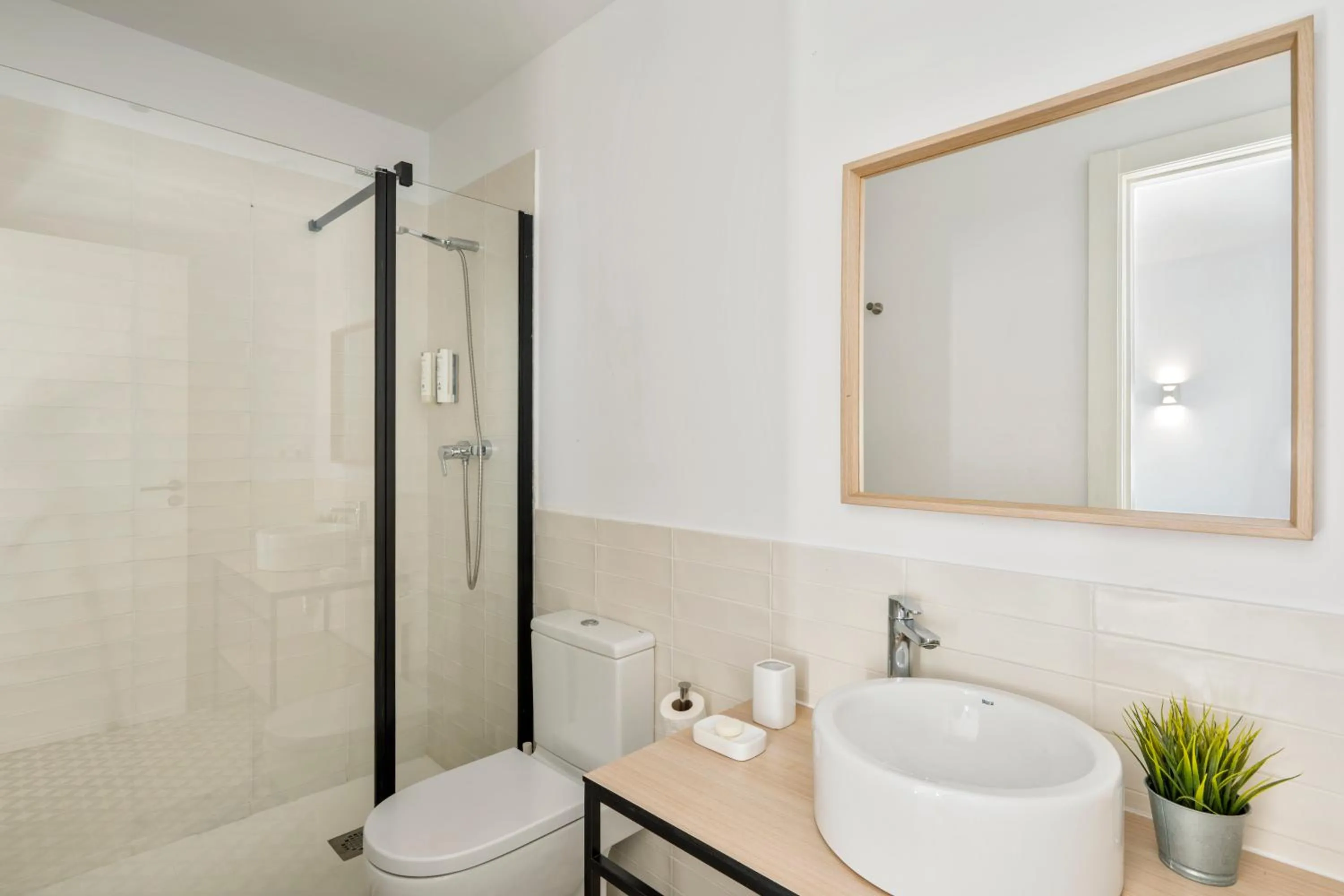 Shower in Aspasios Poble Nou Apartments