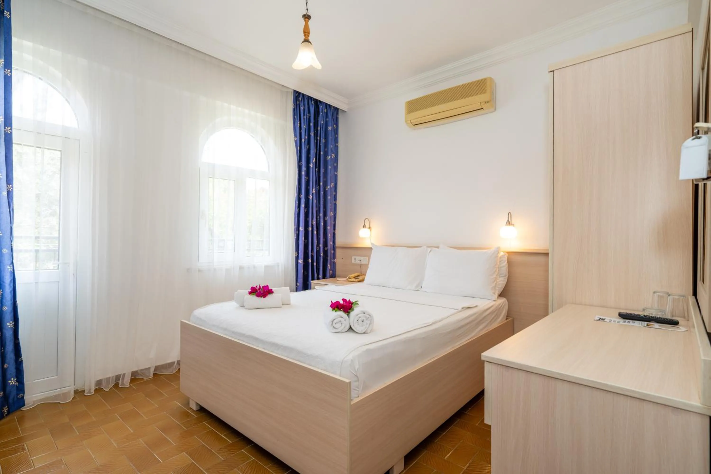 Bed in Gokcen Hotel & Apartments