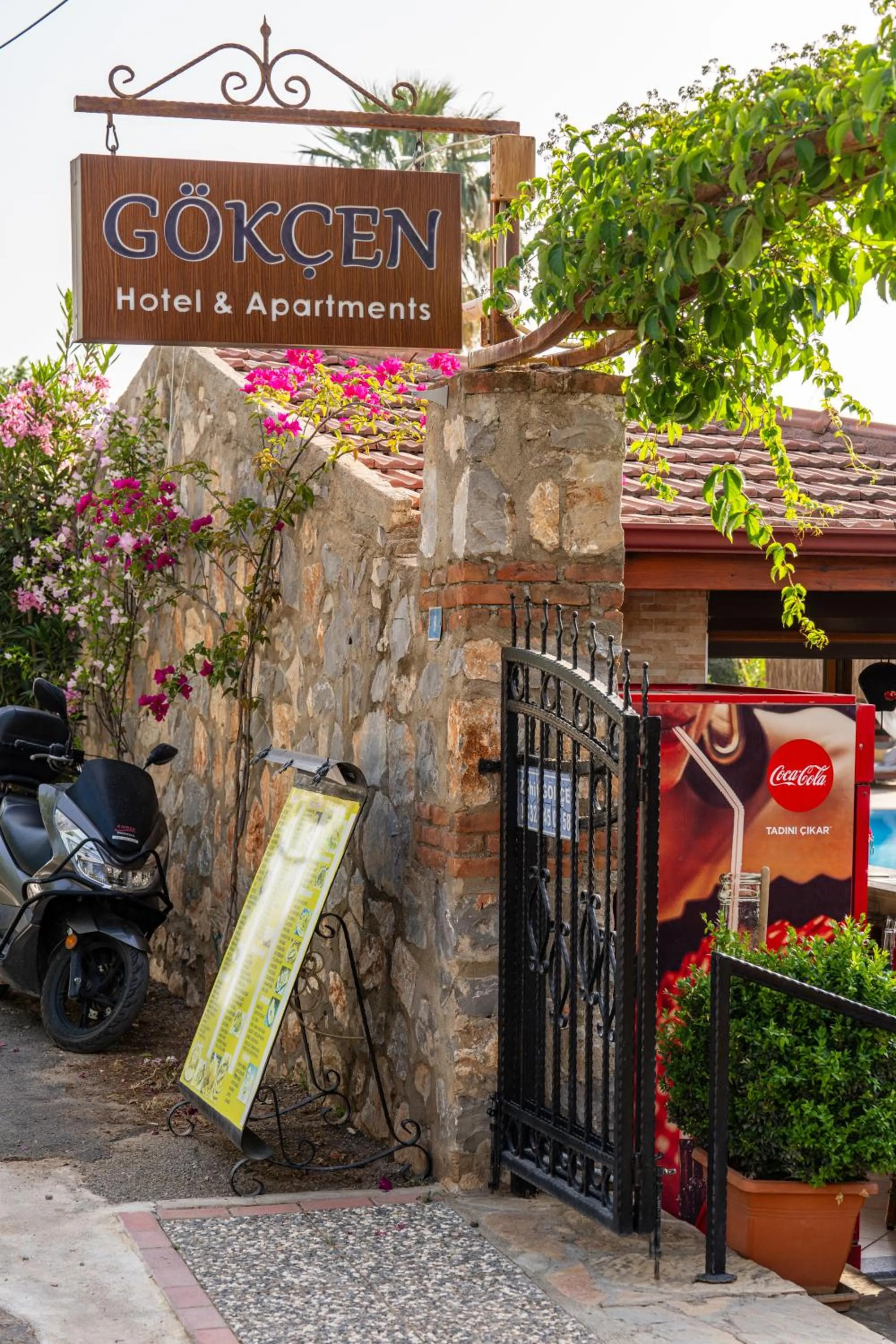 Facade/entrance in Gokcen Hotel & Apartments